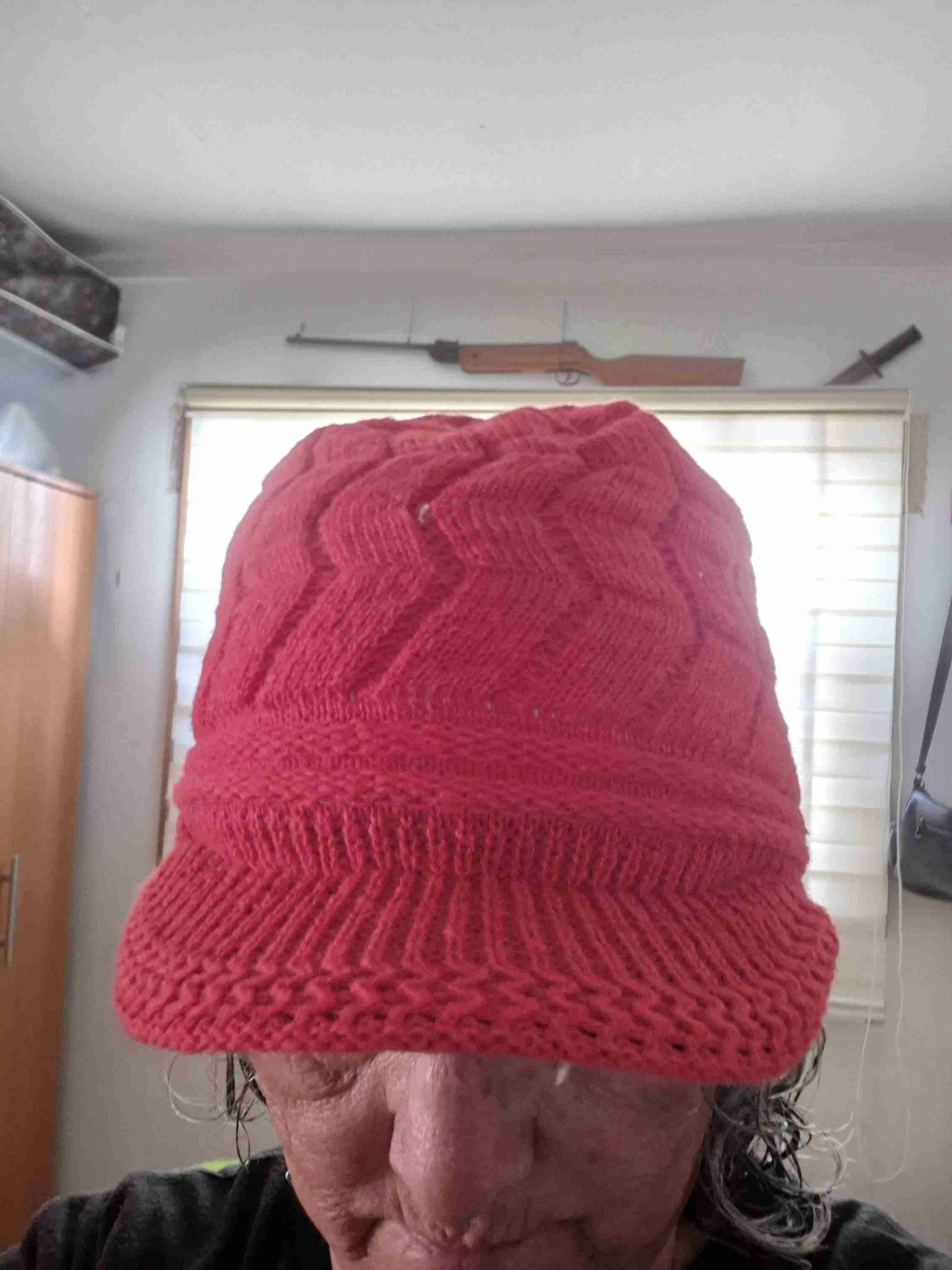 Gorro tejido rojo - miniatura 1