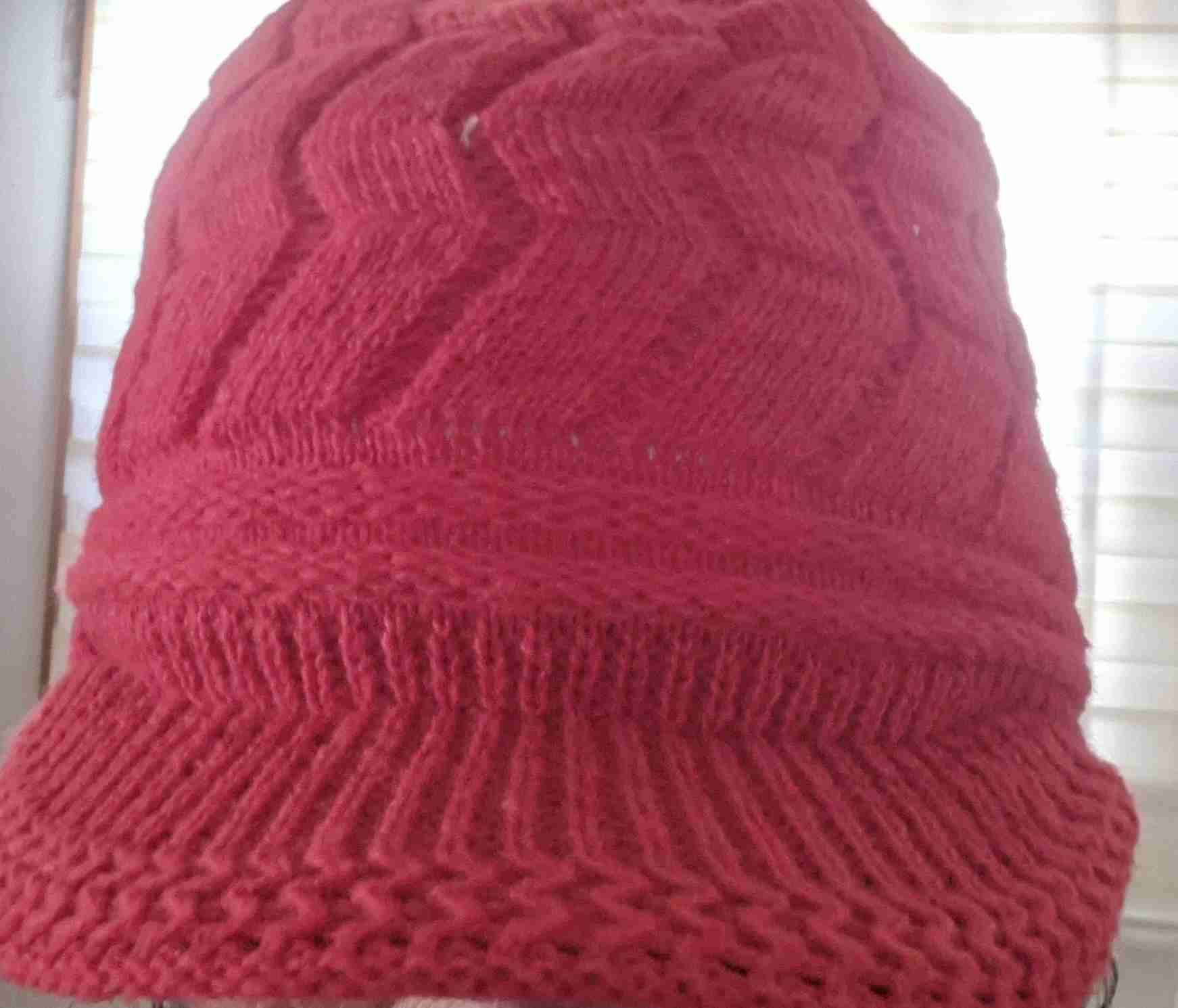 Gorro tejido rojo - miniatura 2