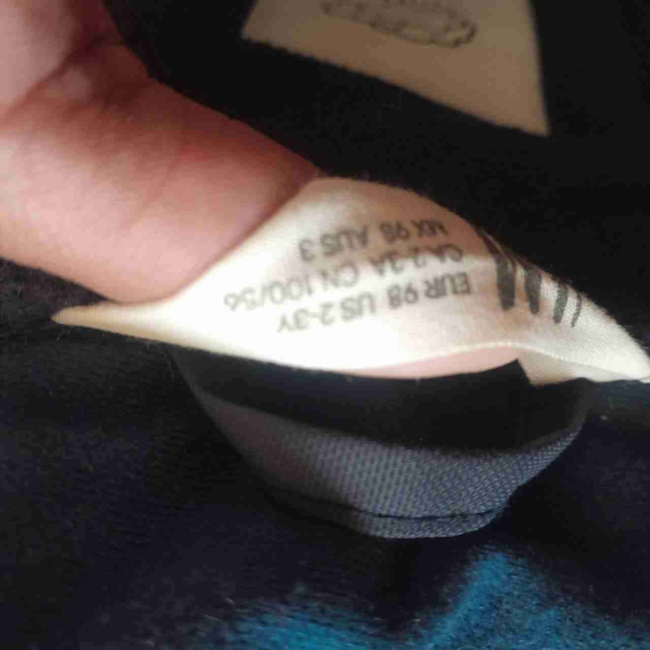 Chaqueta azul con capucha de niña - miniatura 4