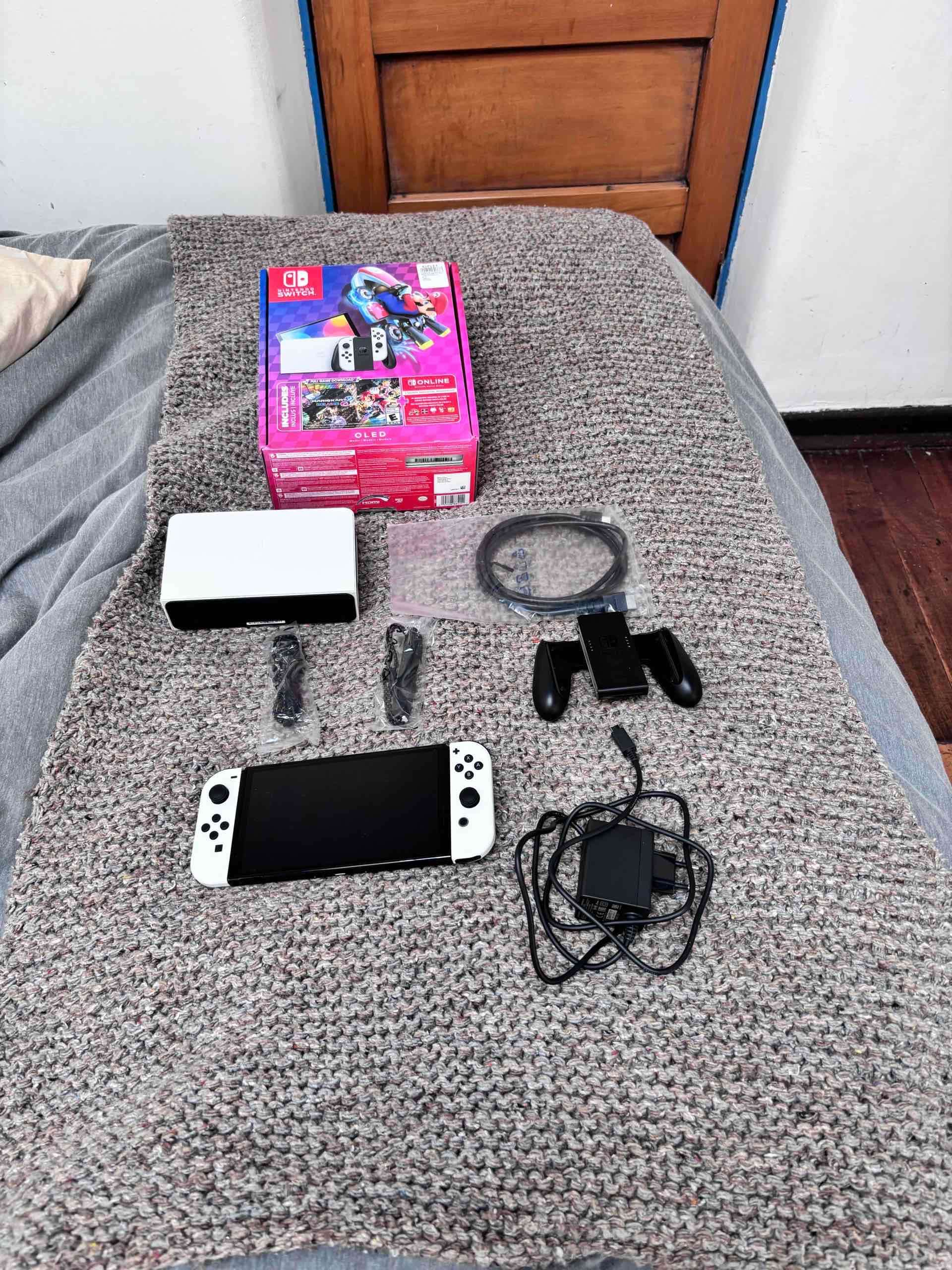 Consola Nintendo Switch OLED blanca - miniatura 2