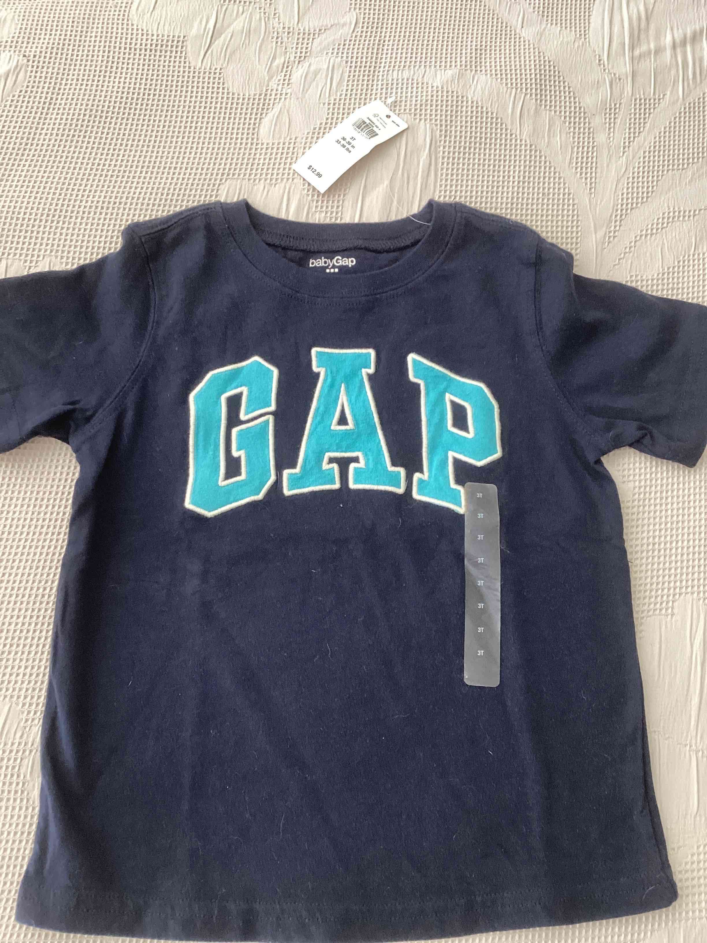 Polera manga corta niño azul marino con logo GAP - miniatura 1