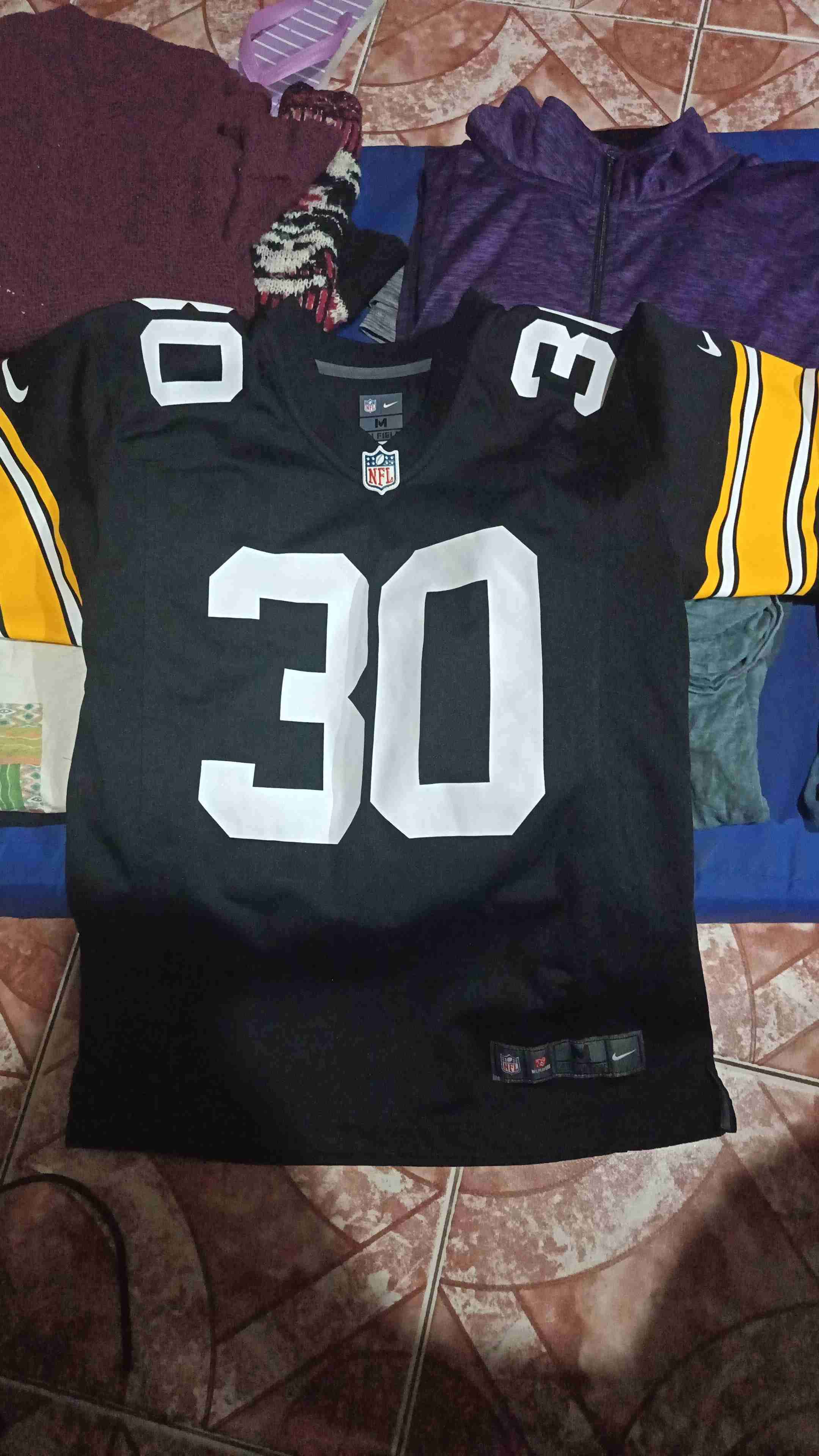 Camiseta NFL negra número 30