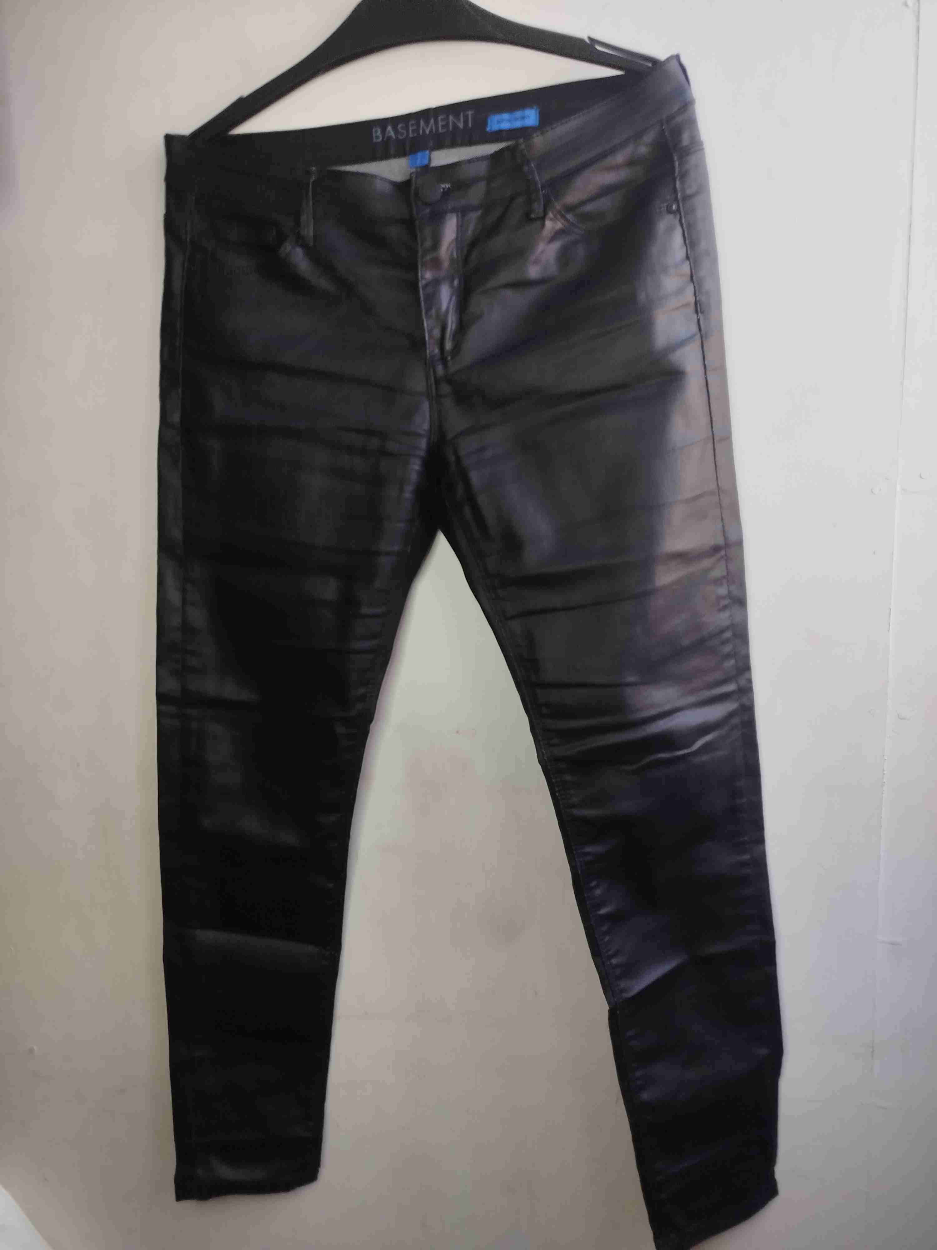 Pantalones de ecocuero negro Basement - miniatura 1