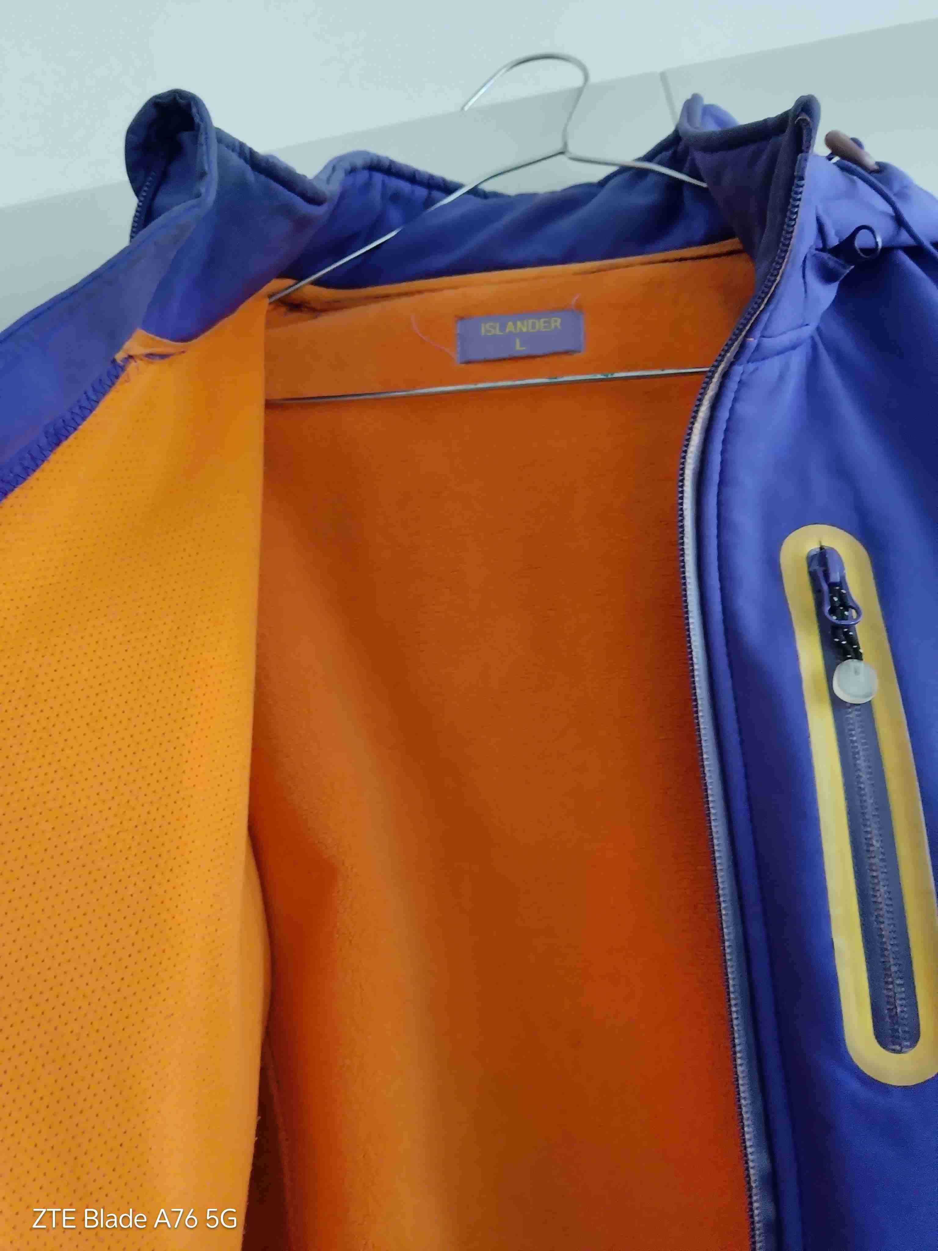 Chaqueta morada impermeable - miniatura 2