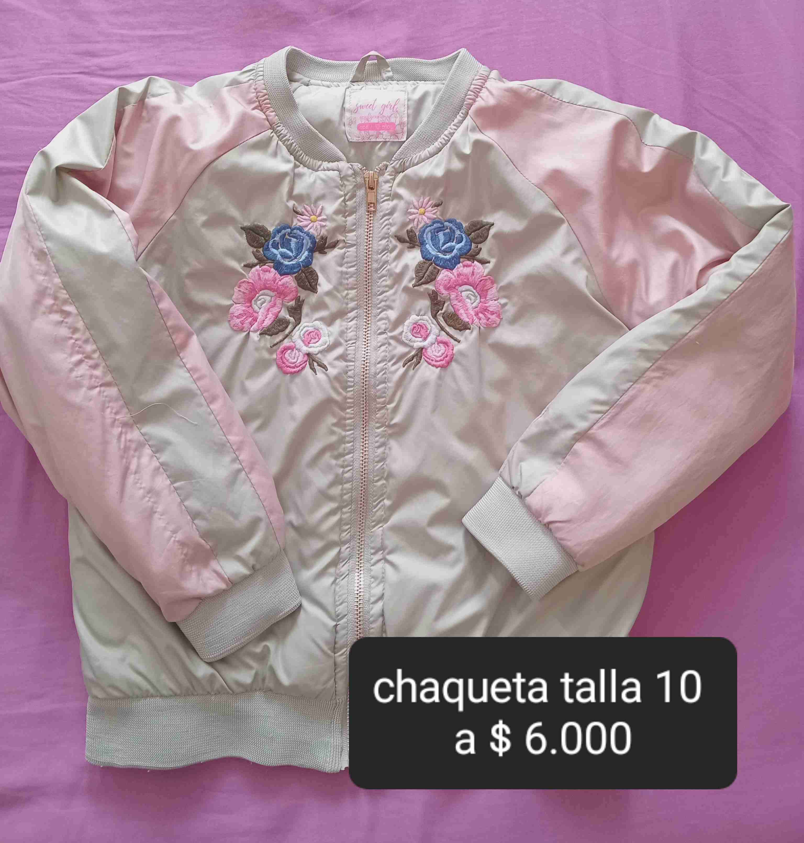 Chaqueta bordada rosa talla 10