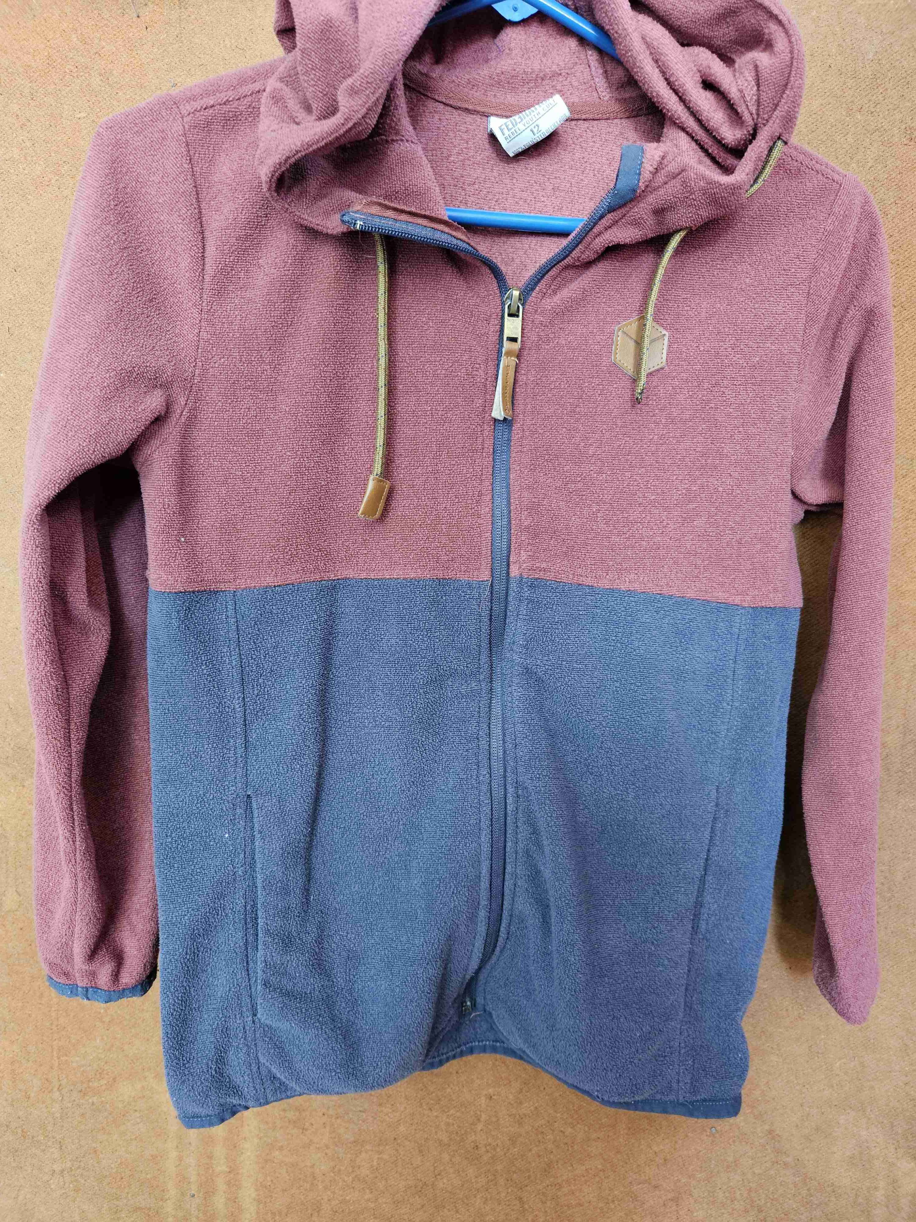 Poleron polar bicolor con capucha