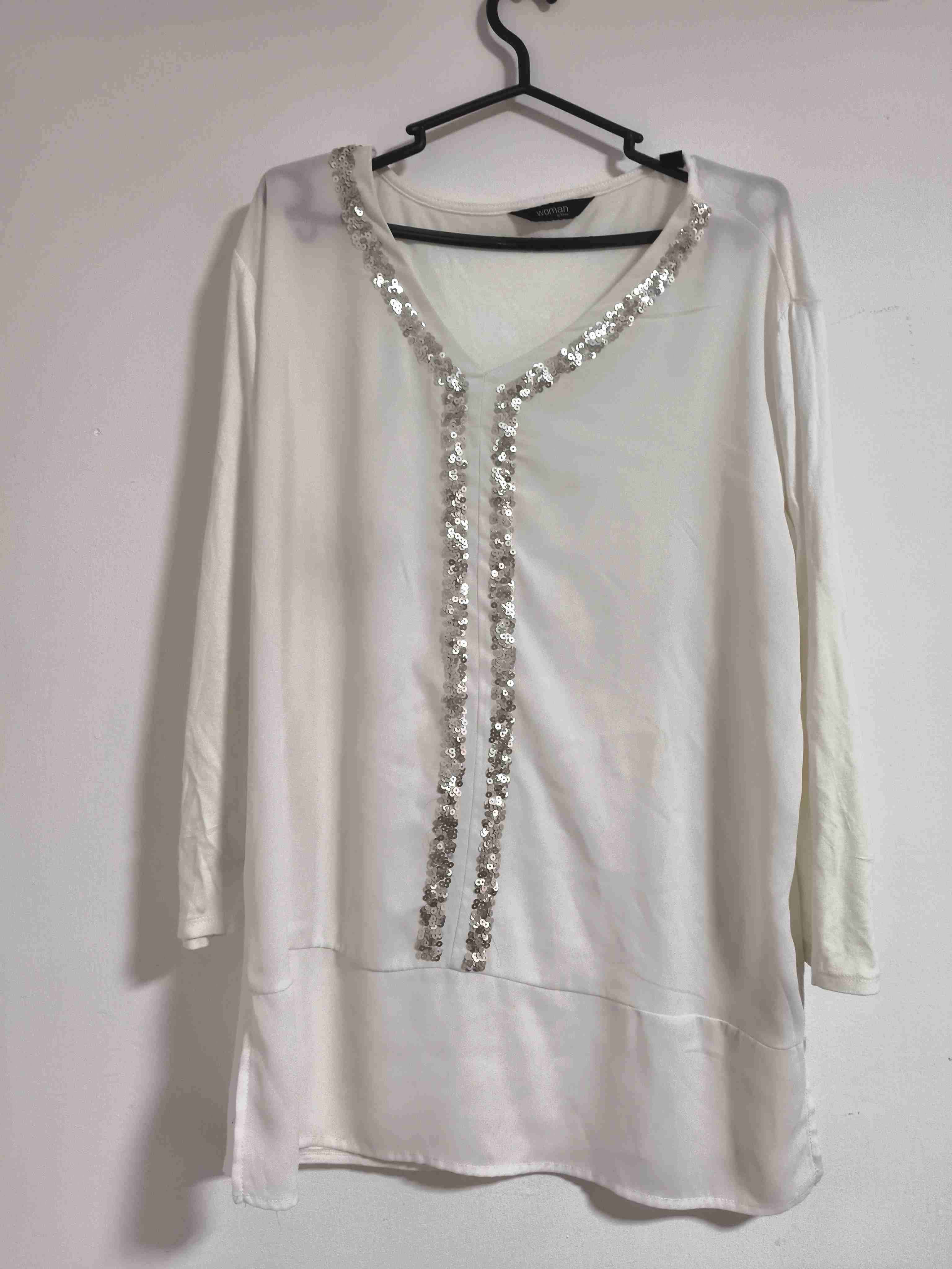 Blusa blanca con lentejuelas - miniatura 1