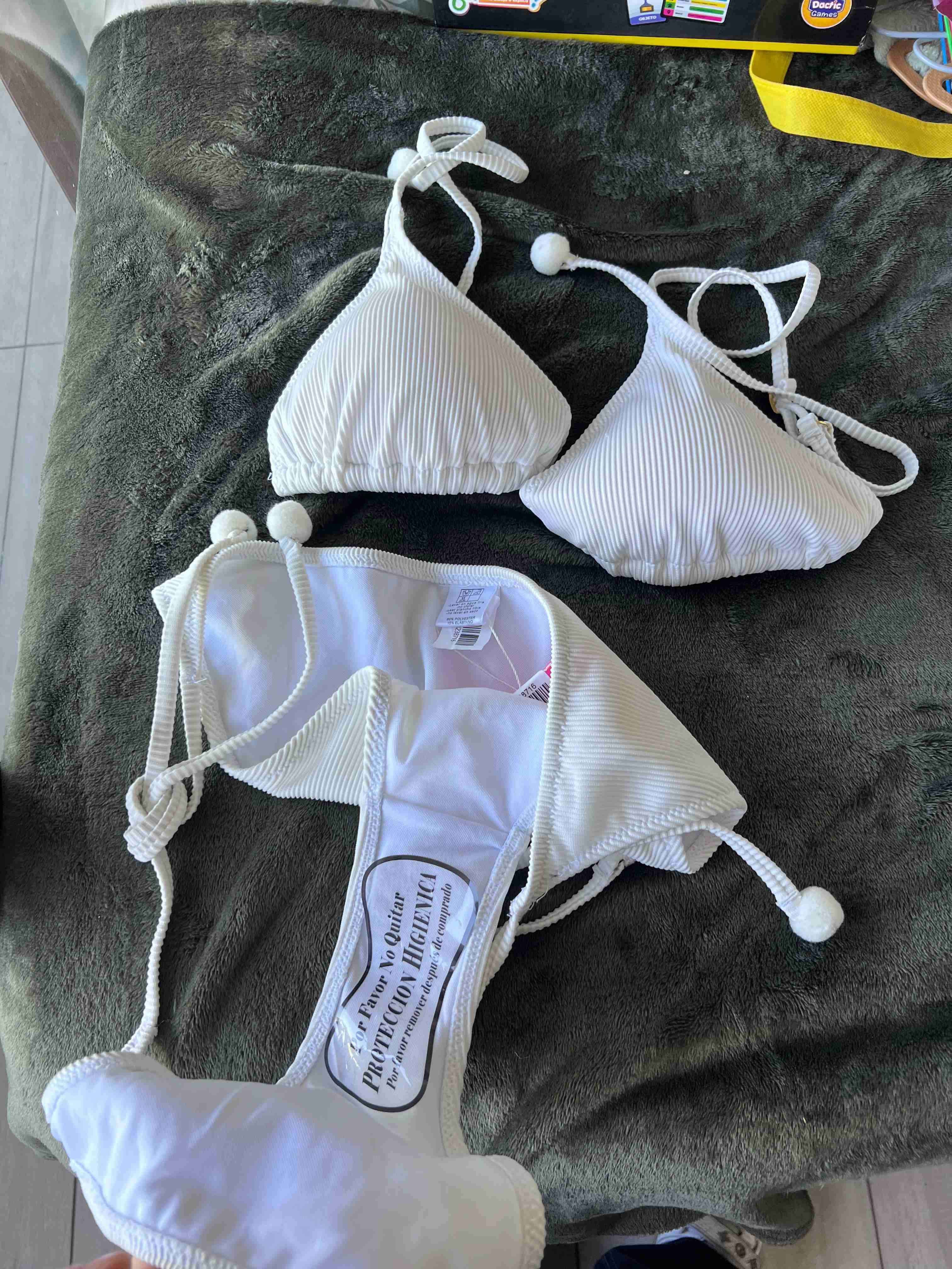 Bikini blanco de tirantes - miniatura 2