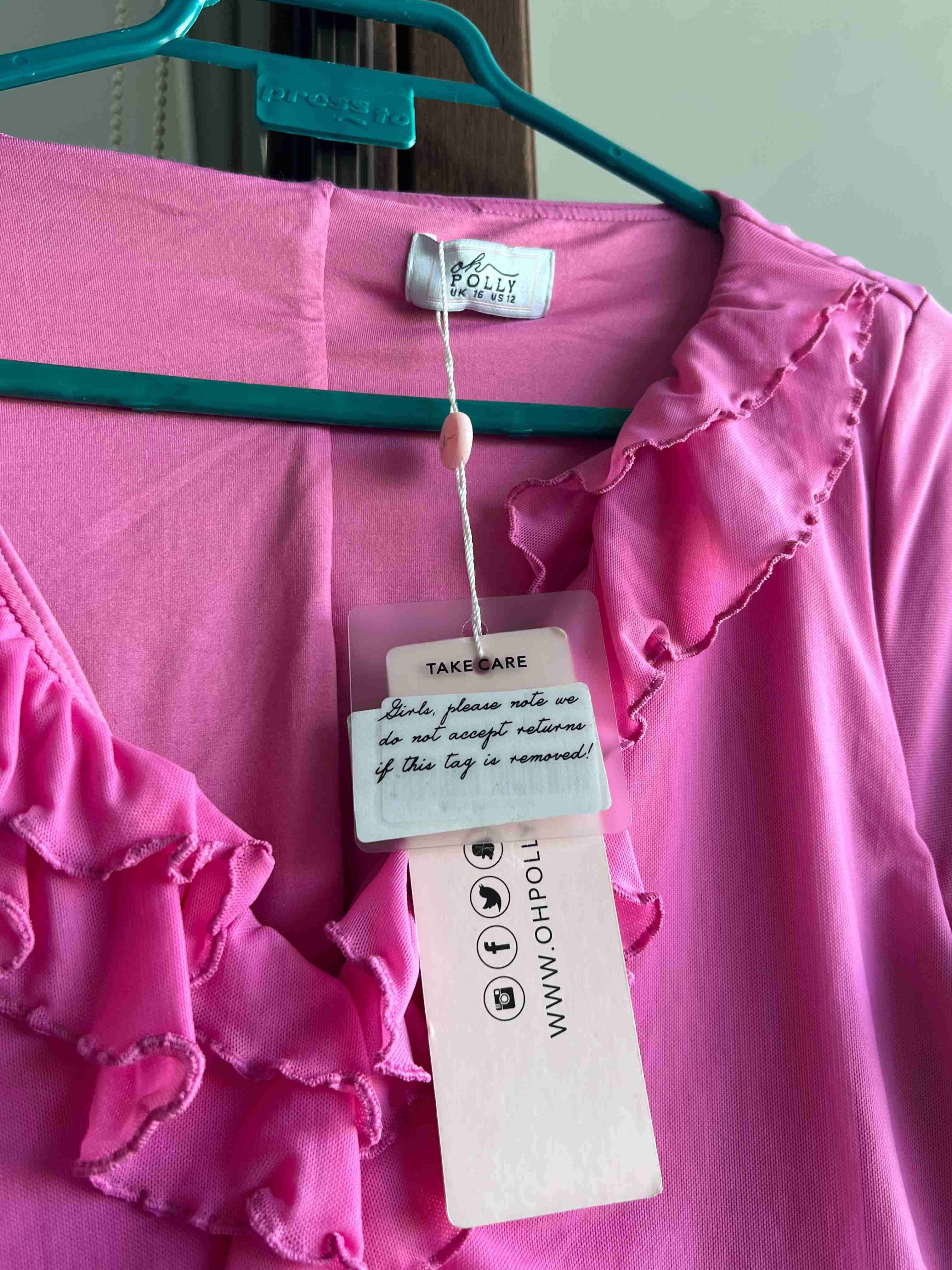 Vestido rosa fruncido con volantes - miniatura 3