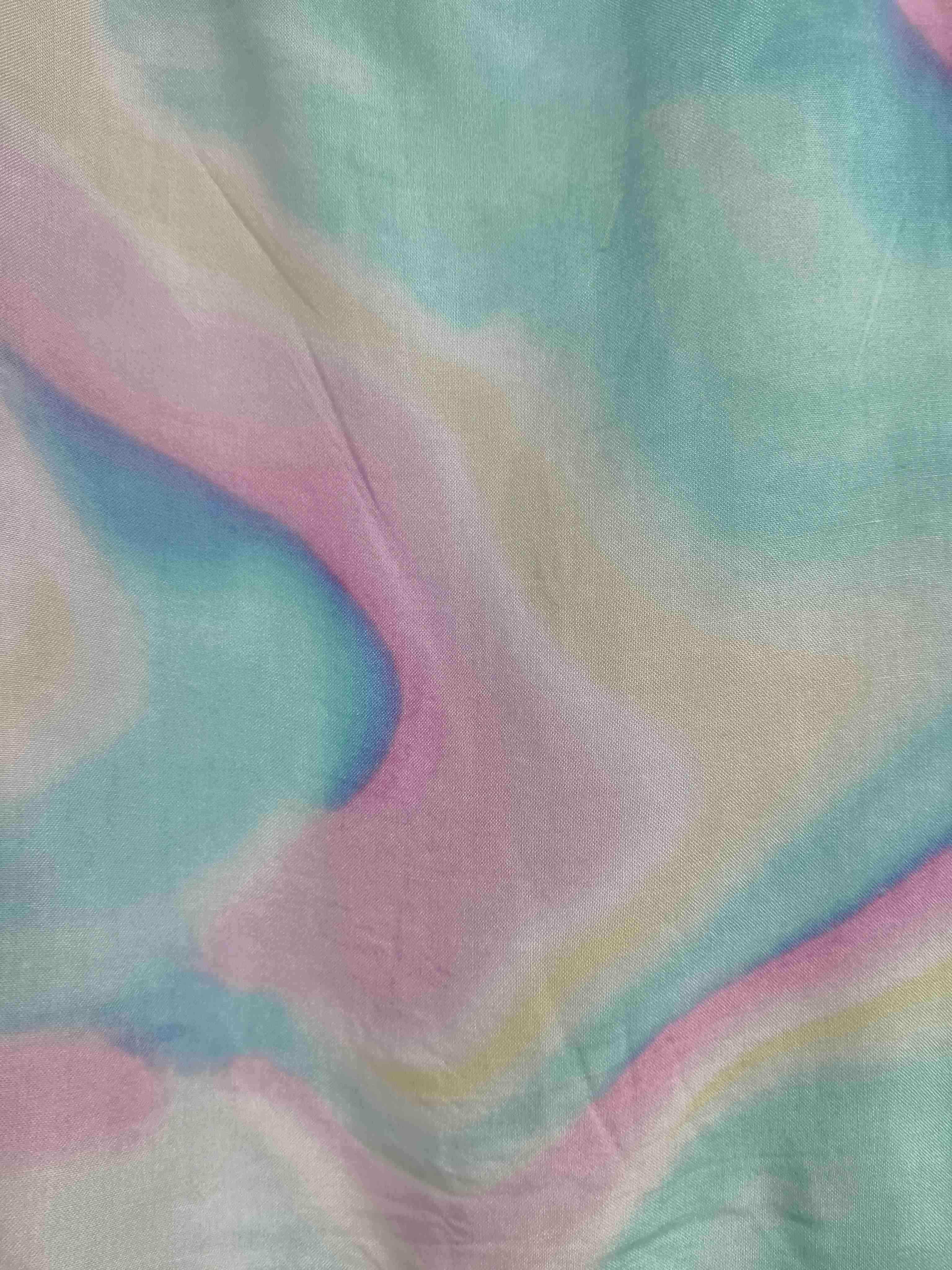 Kimono colorido de mujer - miniatura 3