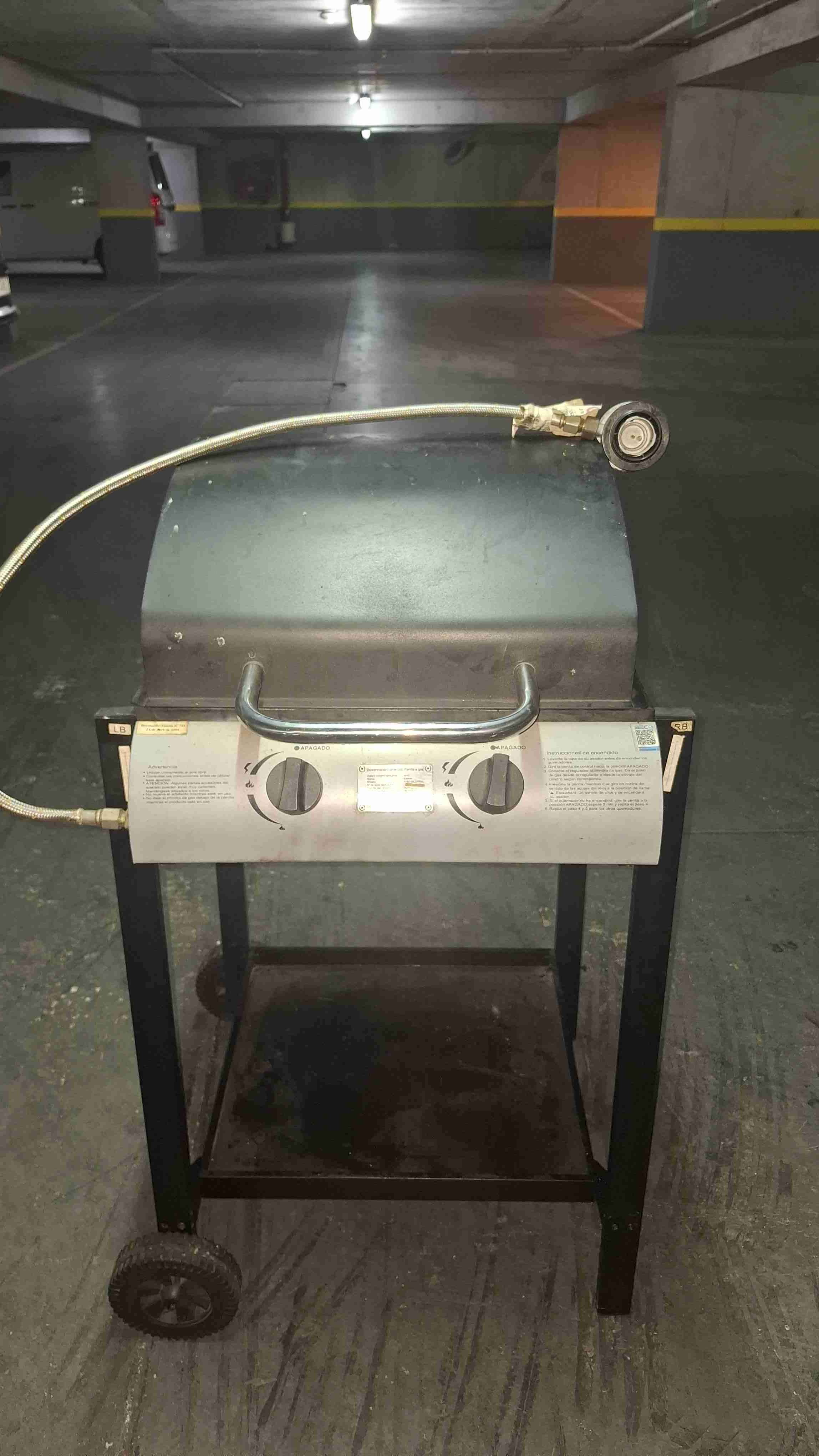 Parrilla a gas con ruedas - miniatura 3