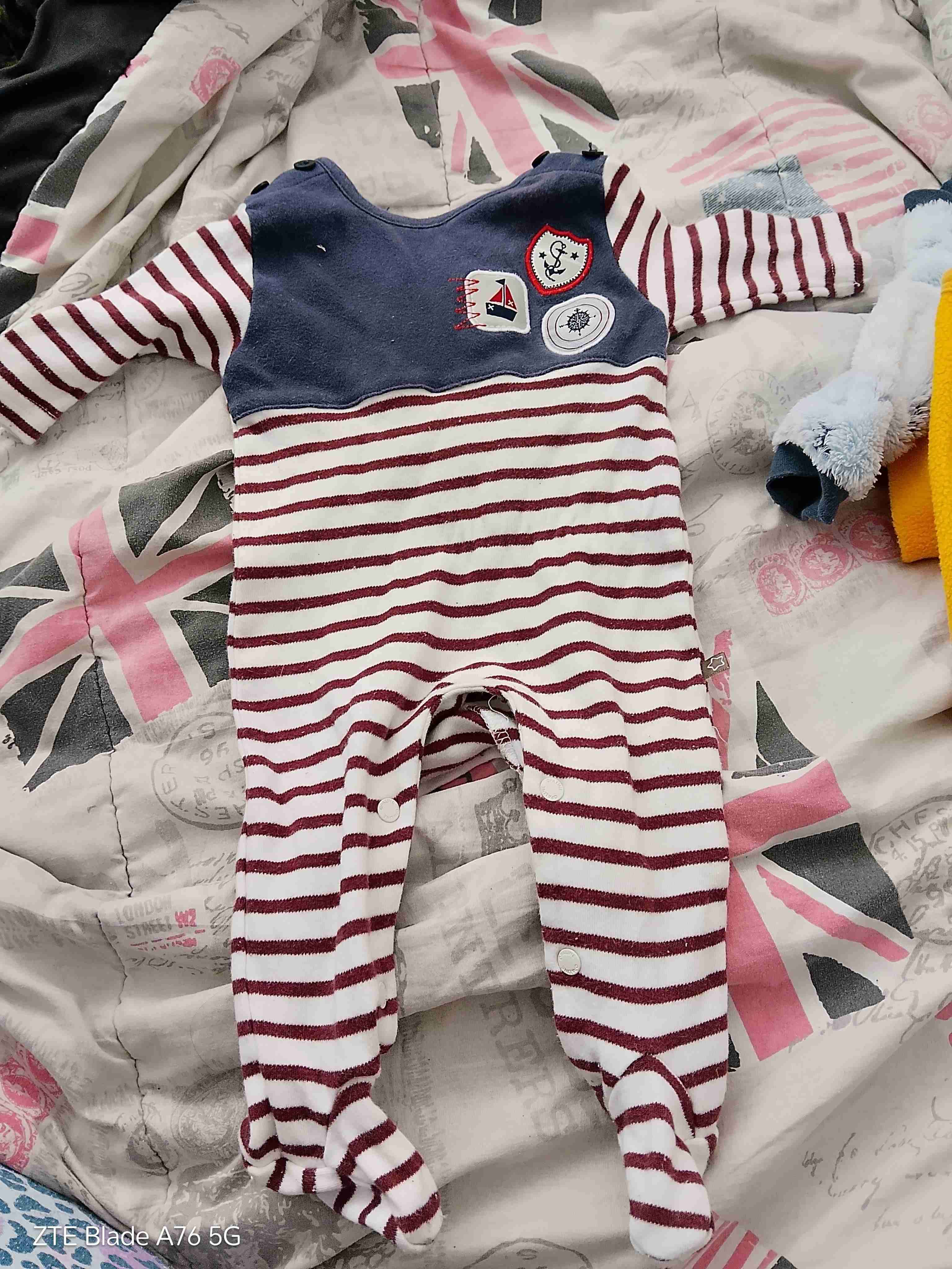 Enterito de bebé a rayas - miniatura 1