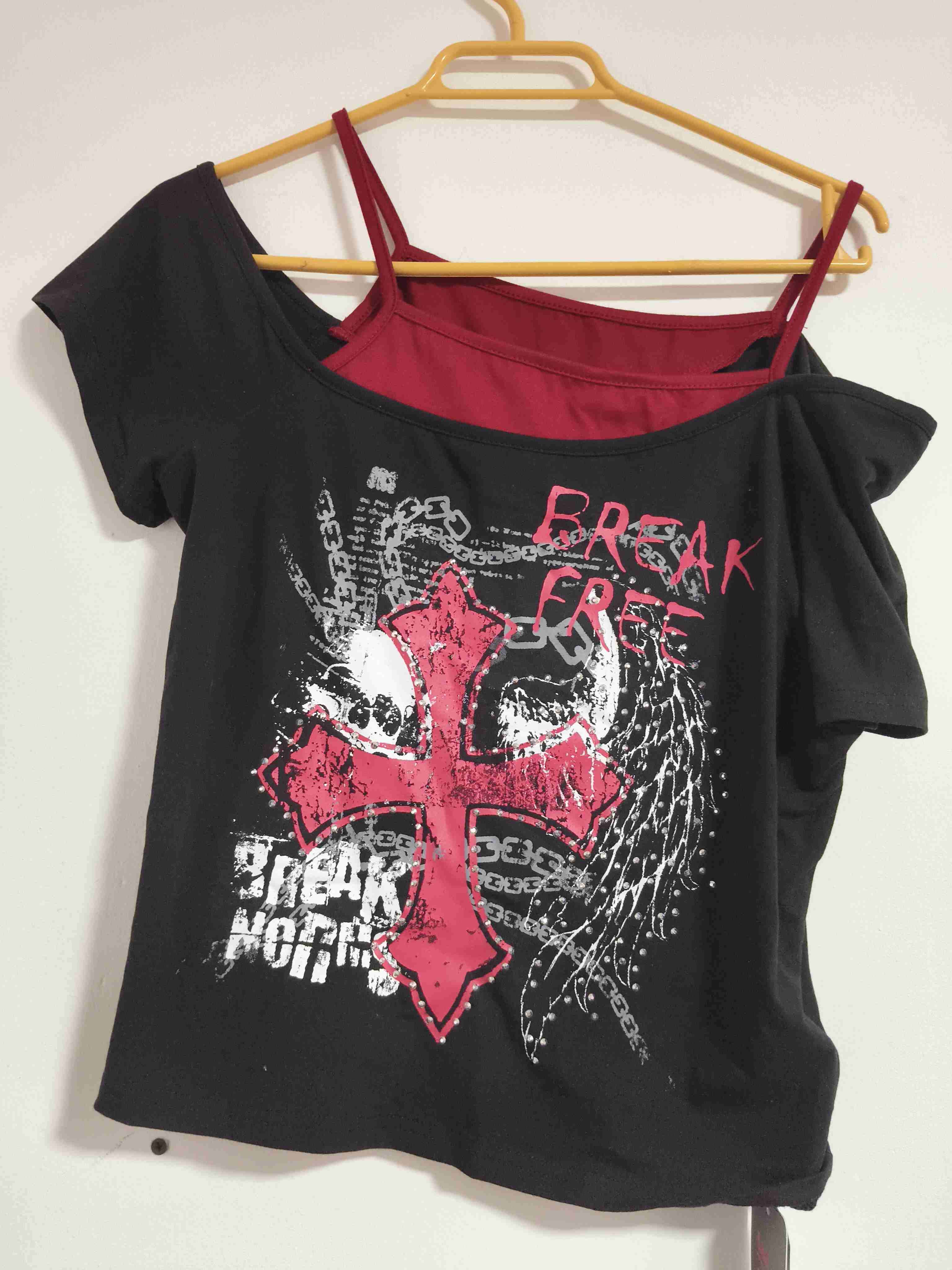 Polera negra estilo rock - miniatura 1