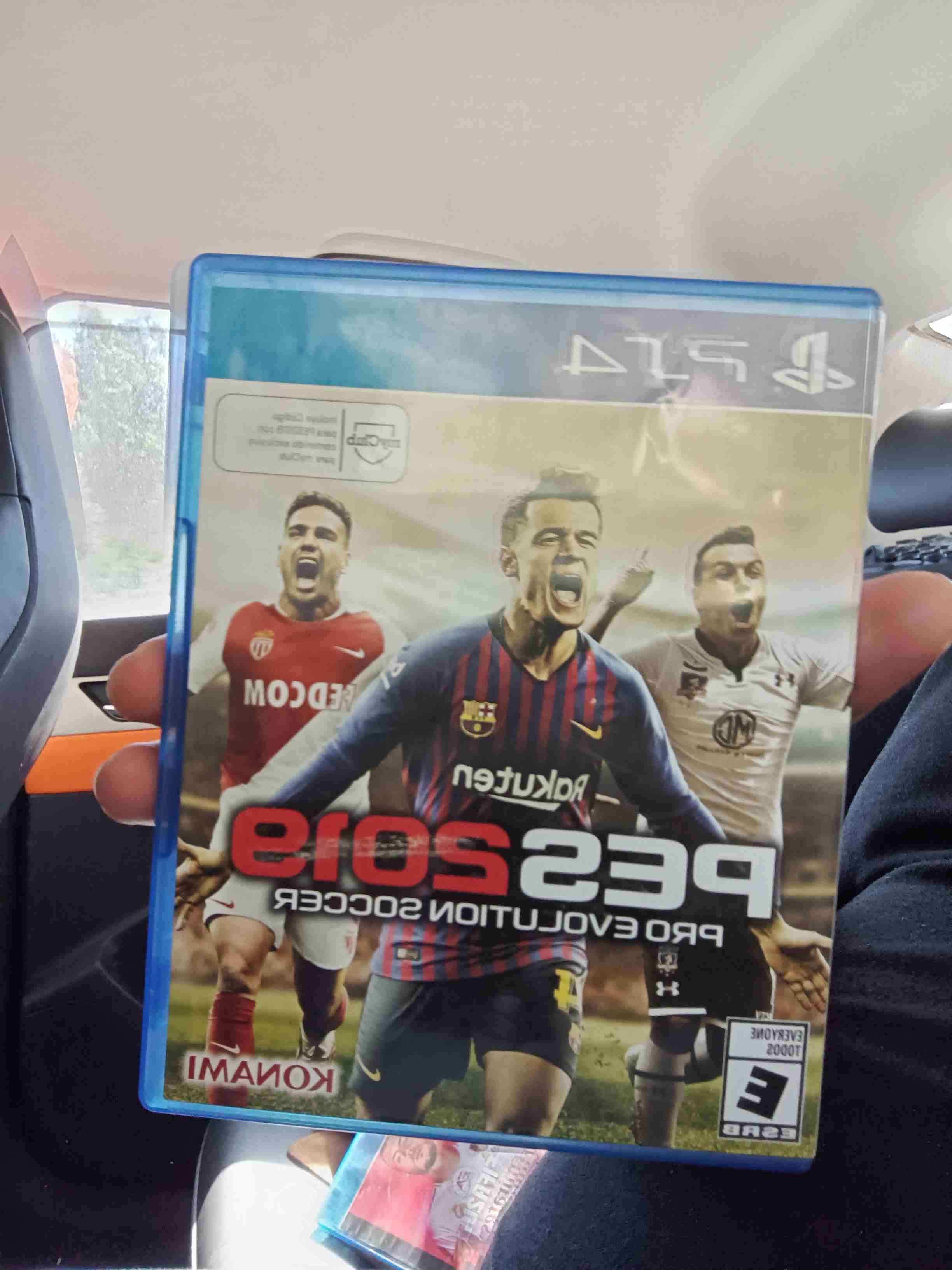 Juego PS4 PES 2019 y FIFA20 - miniatura 1