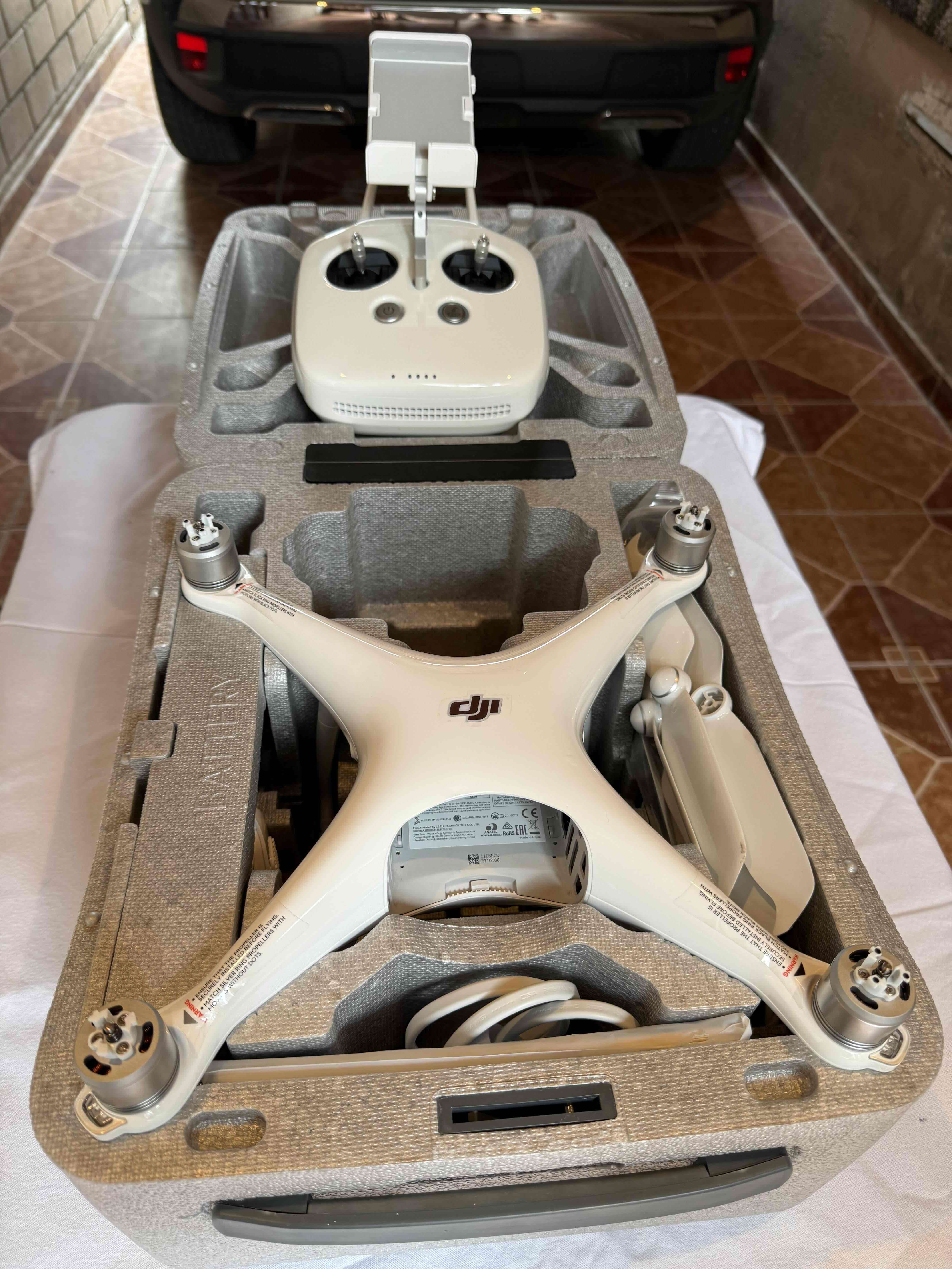 Drone DJI Phantom 4 Pro V 2.0 - miniatura 1