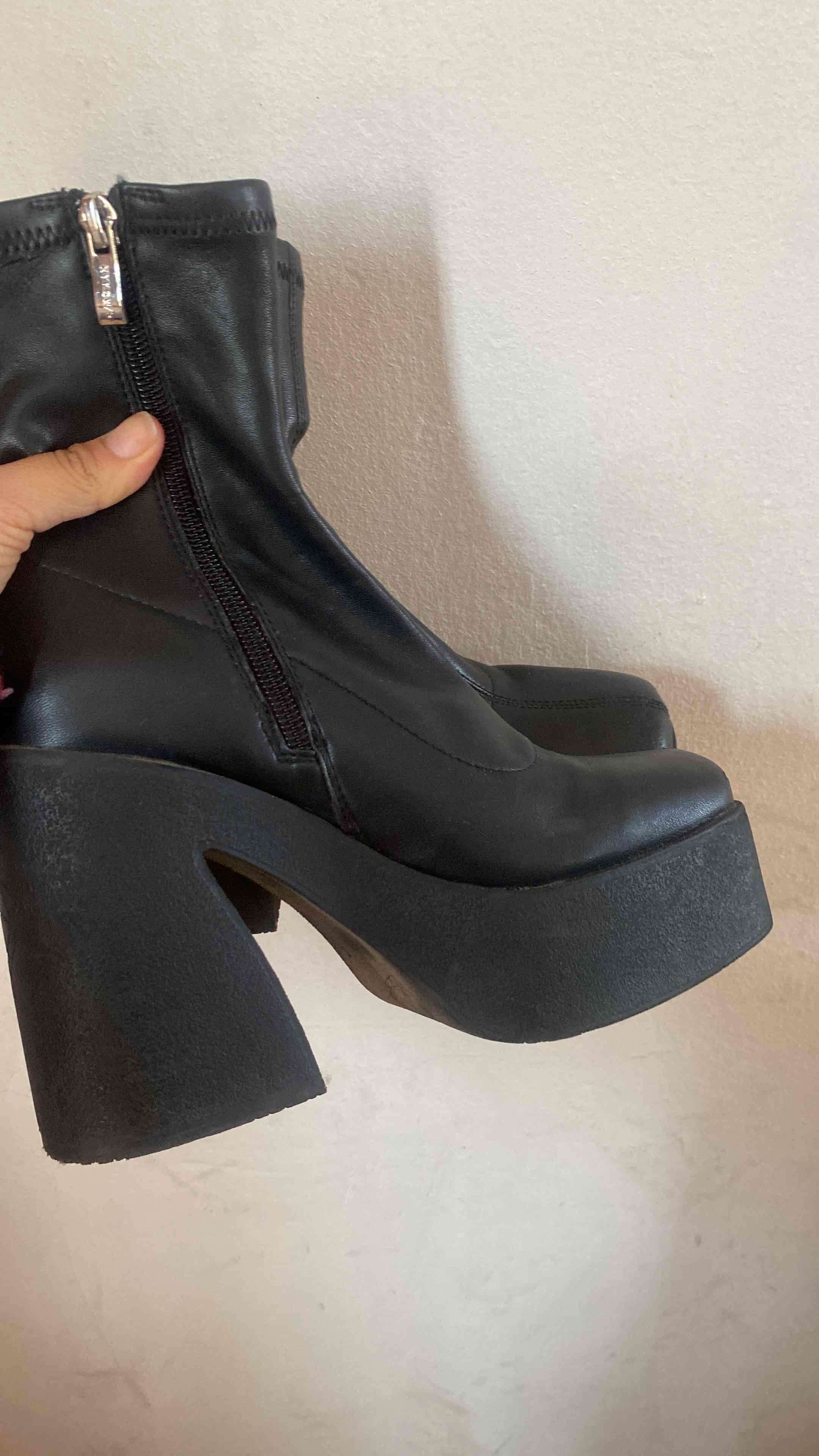 Botines negros con plataforma