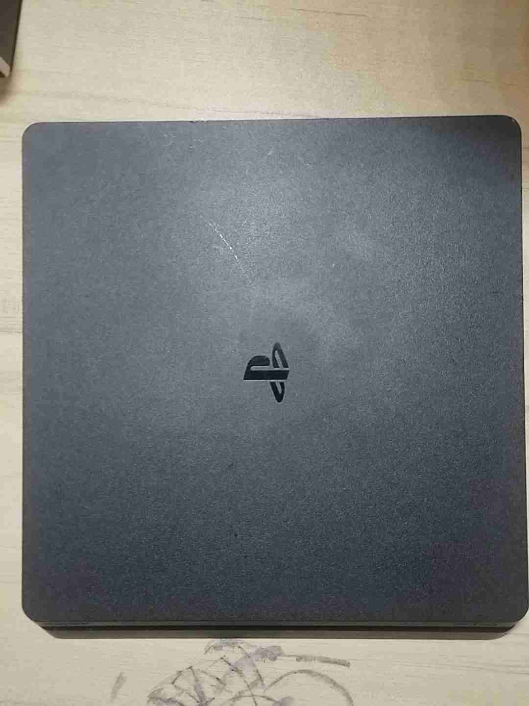 Consola de videojuegos negra - miniatura 2