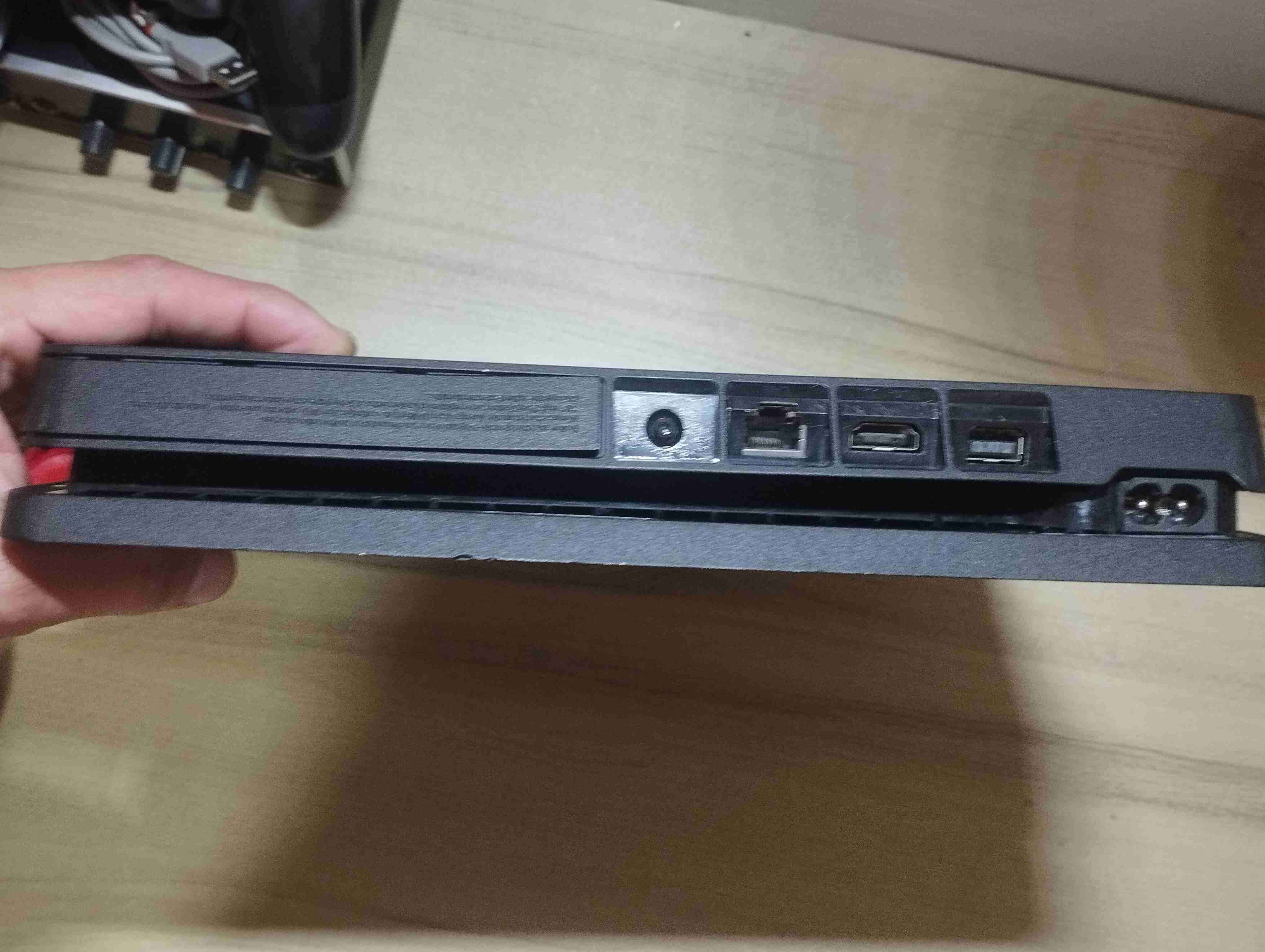 Consola de videojuegos negra - miniatura 4