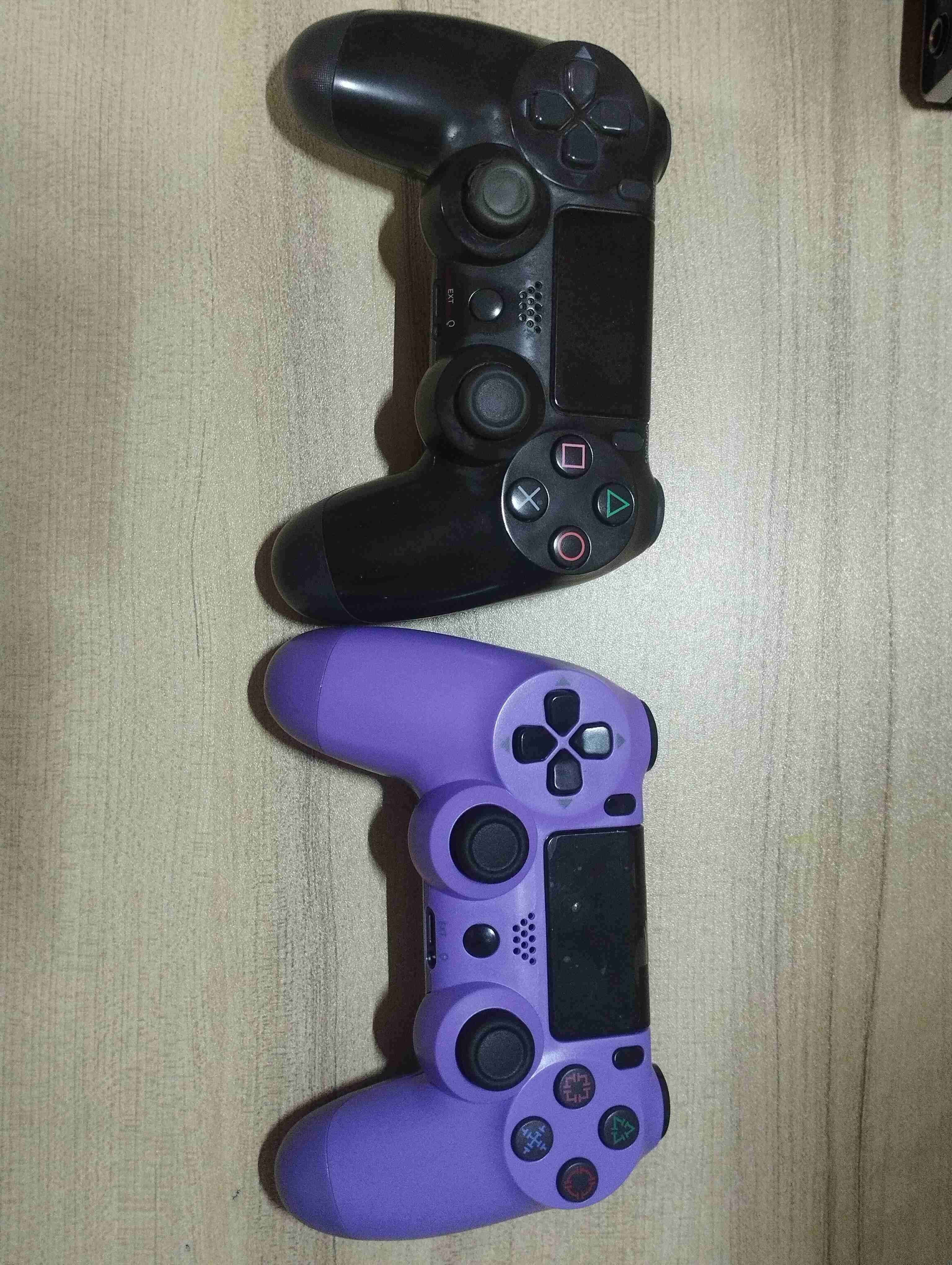 Consola de videojuegos negra - miniatura 6