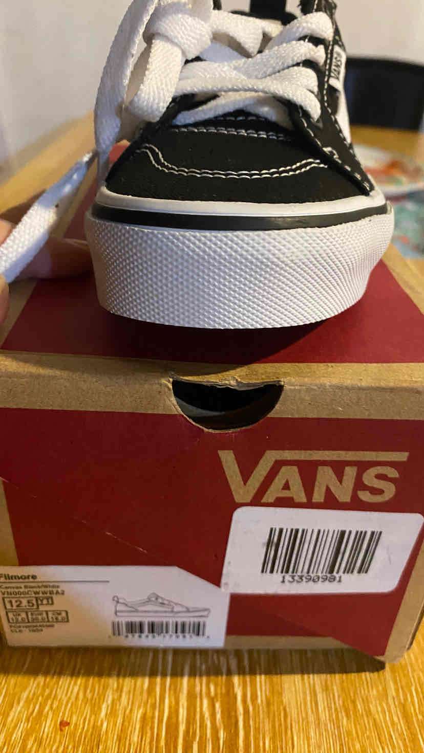 Zapatillas negras Vans nuevas - miniatura 2