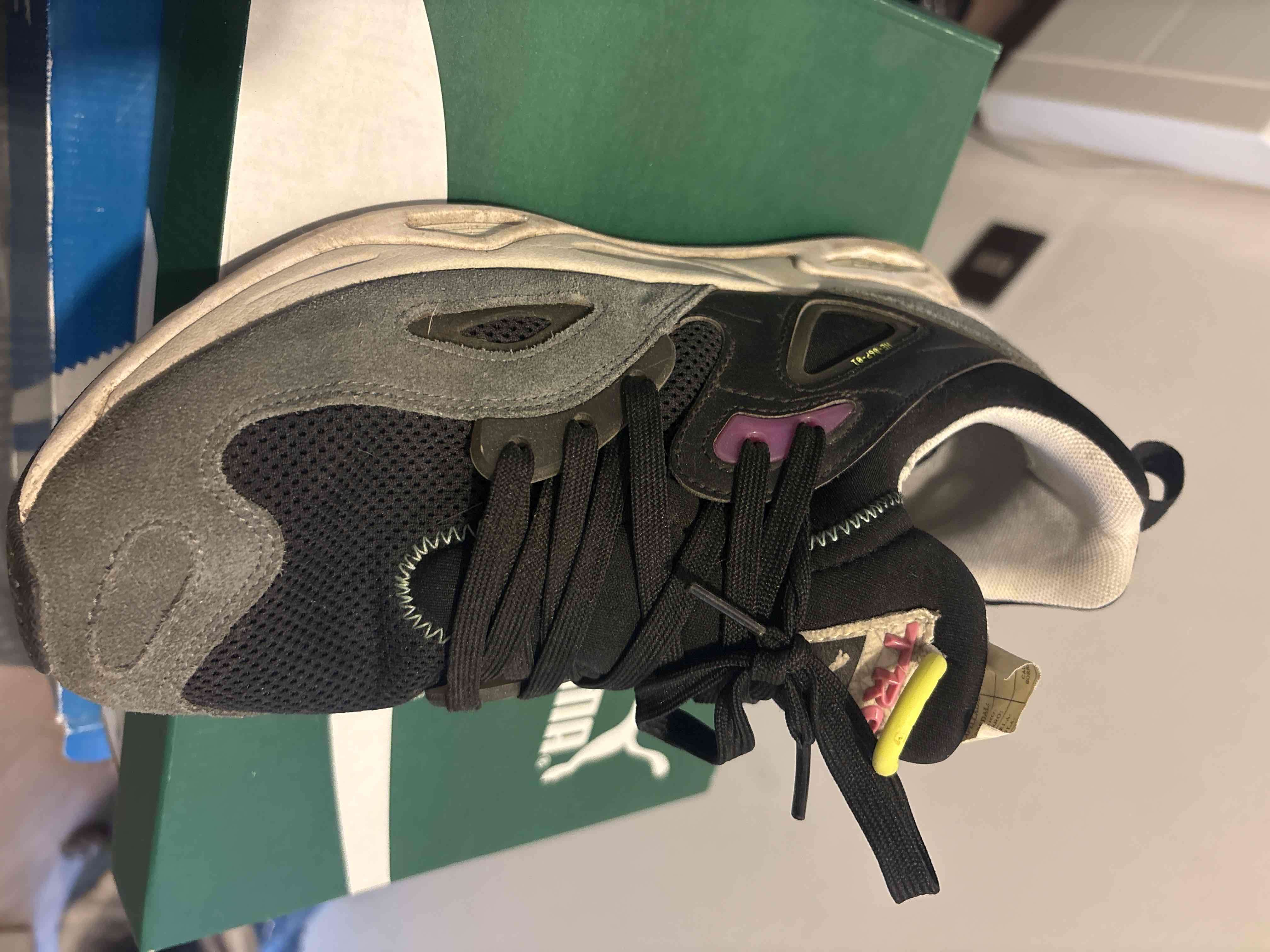 Zapatillas deportivas blancas y verdes - miniatura 2