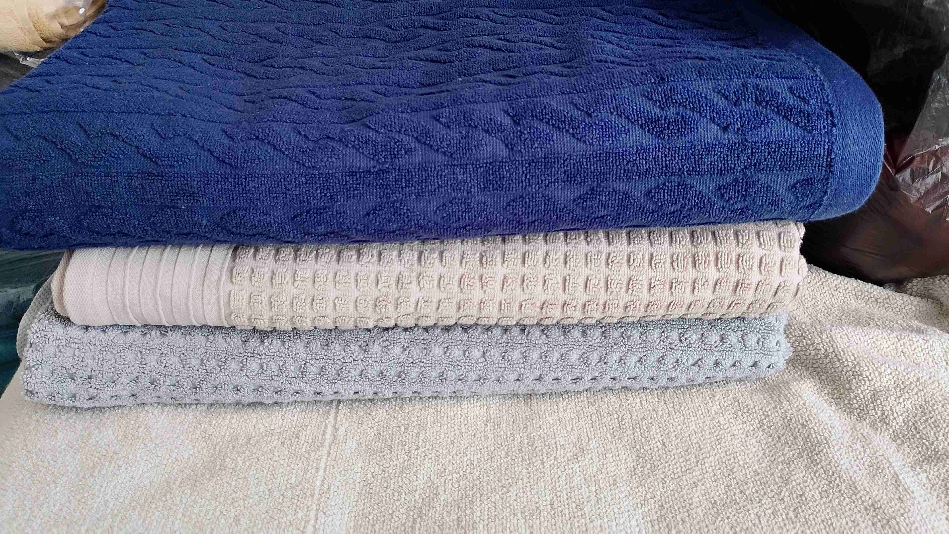 Juego de toallas de colores - miniatura 1