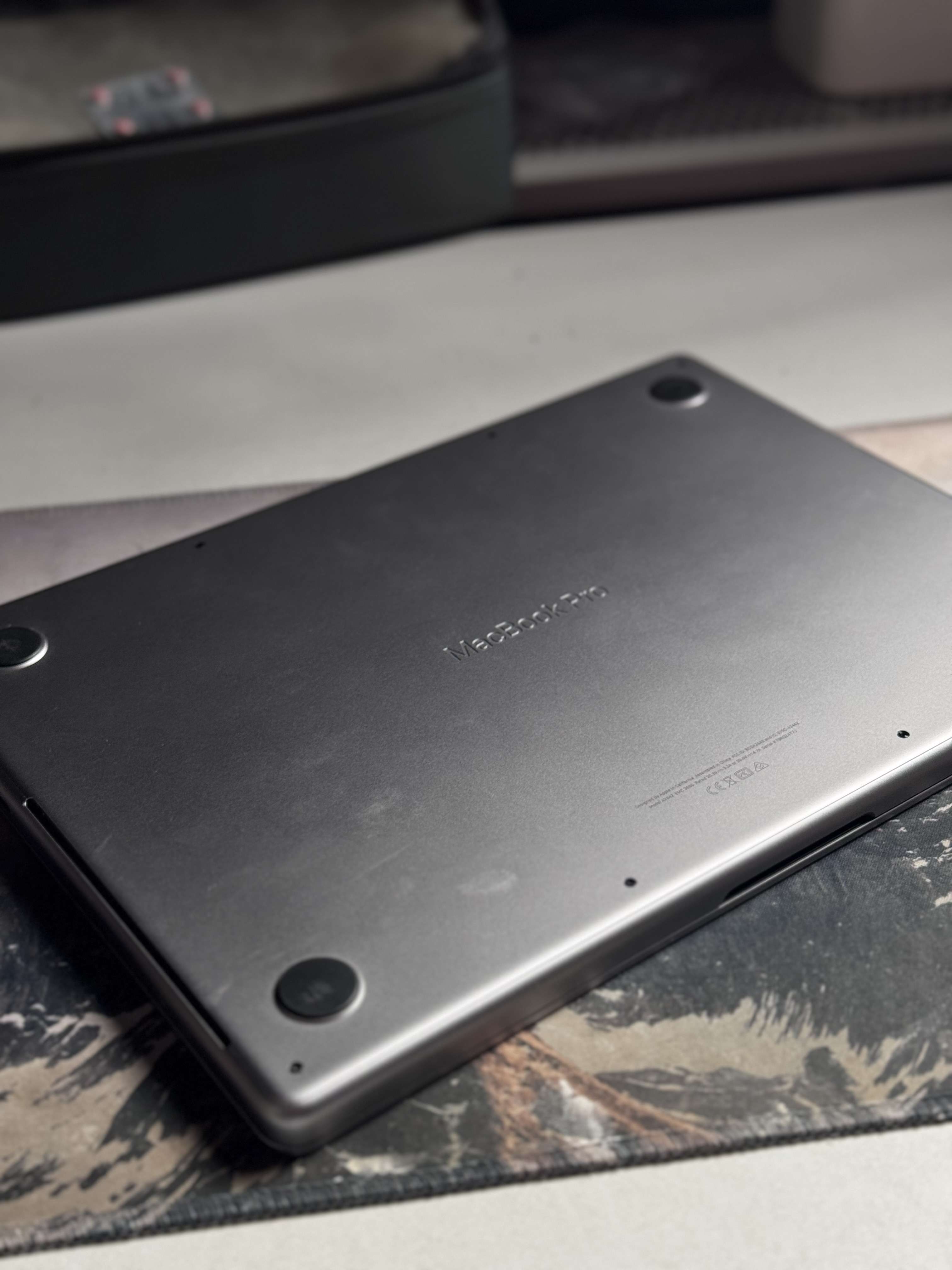 Macbook pro 14 pulgadas M1PRO 1TB 16 GB RAM - miniatura 3