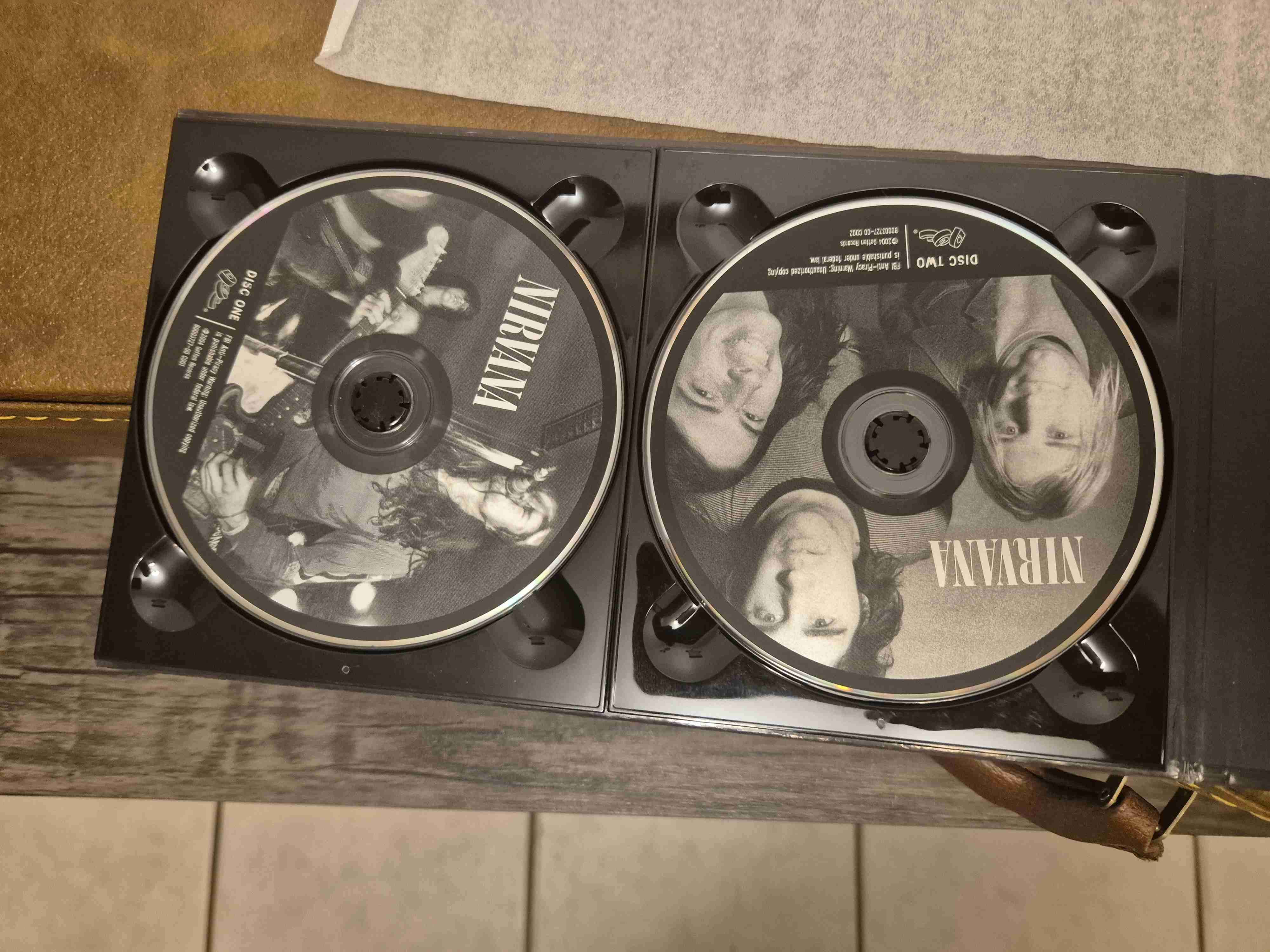 Caja de colección Nirvana, With the Lights Out - miniatura 2