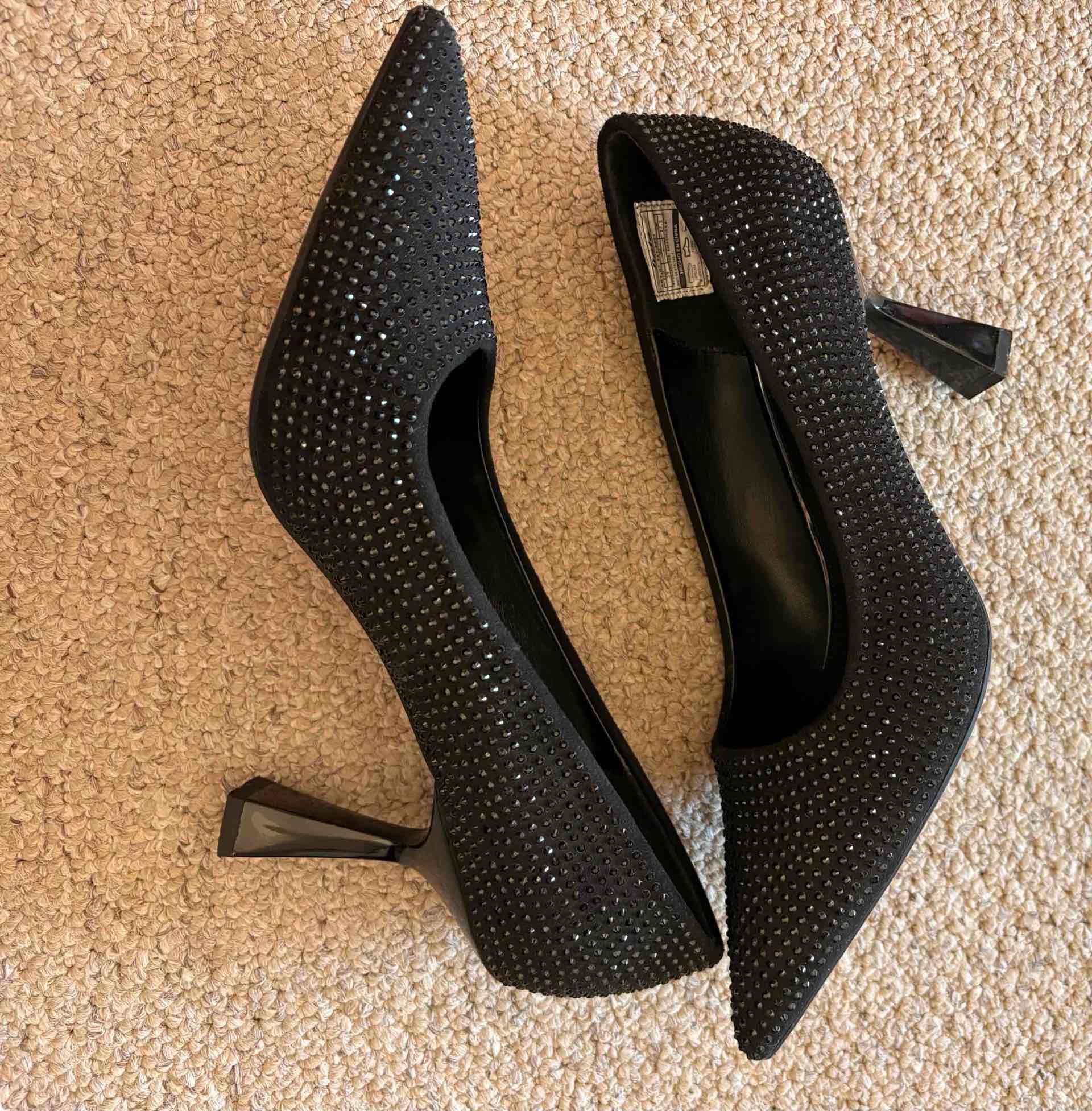 Tacones negros con brillo - miniatura 1