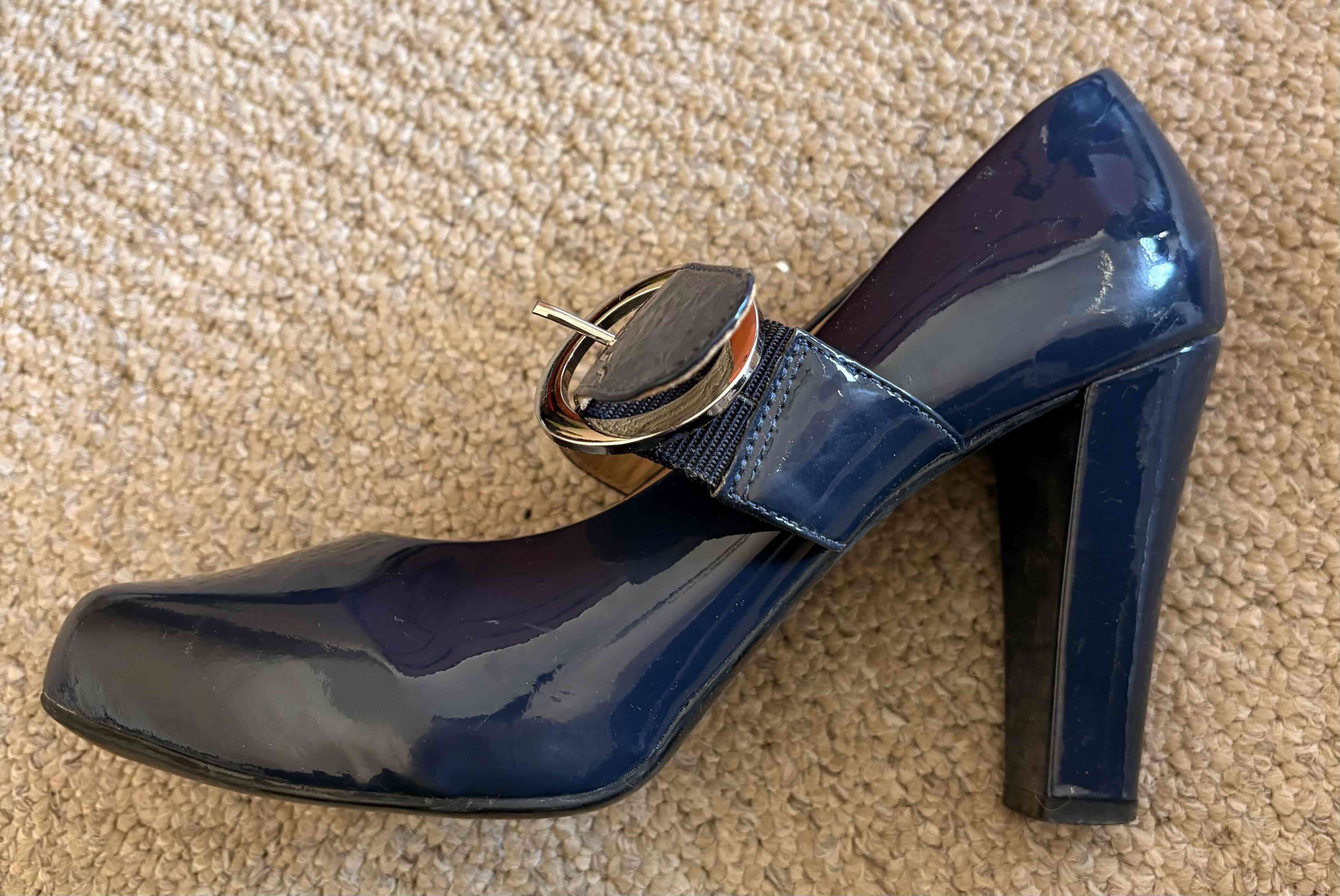 Zapato tacón azul con hebilla - miniatura 1