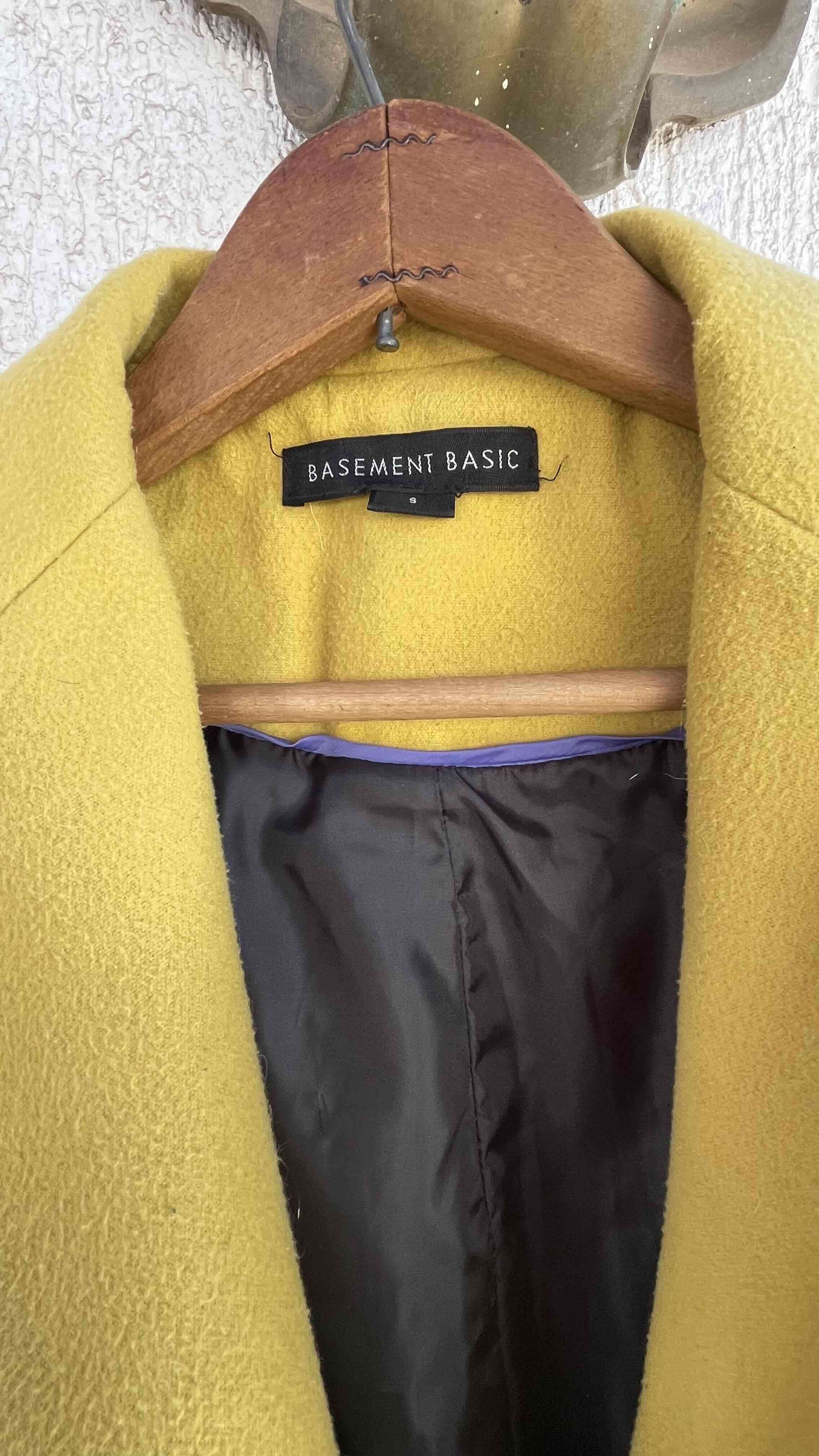 Abrigo amarillo estiloso - miniatura 3