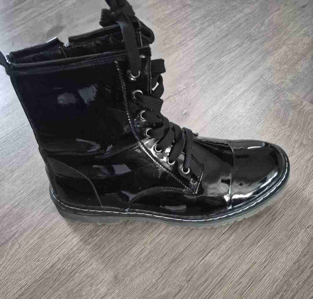 Bota negra de charol Talla 39 - miniatura 2