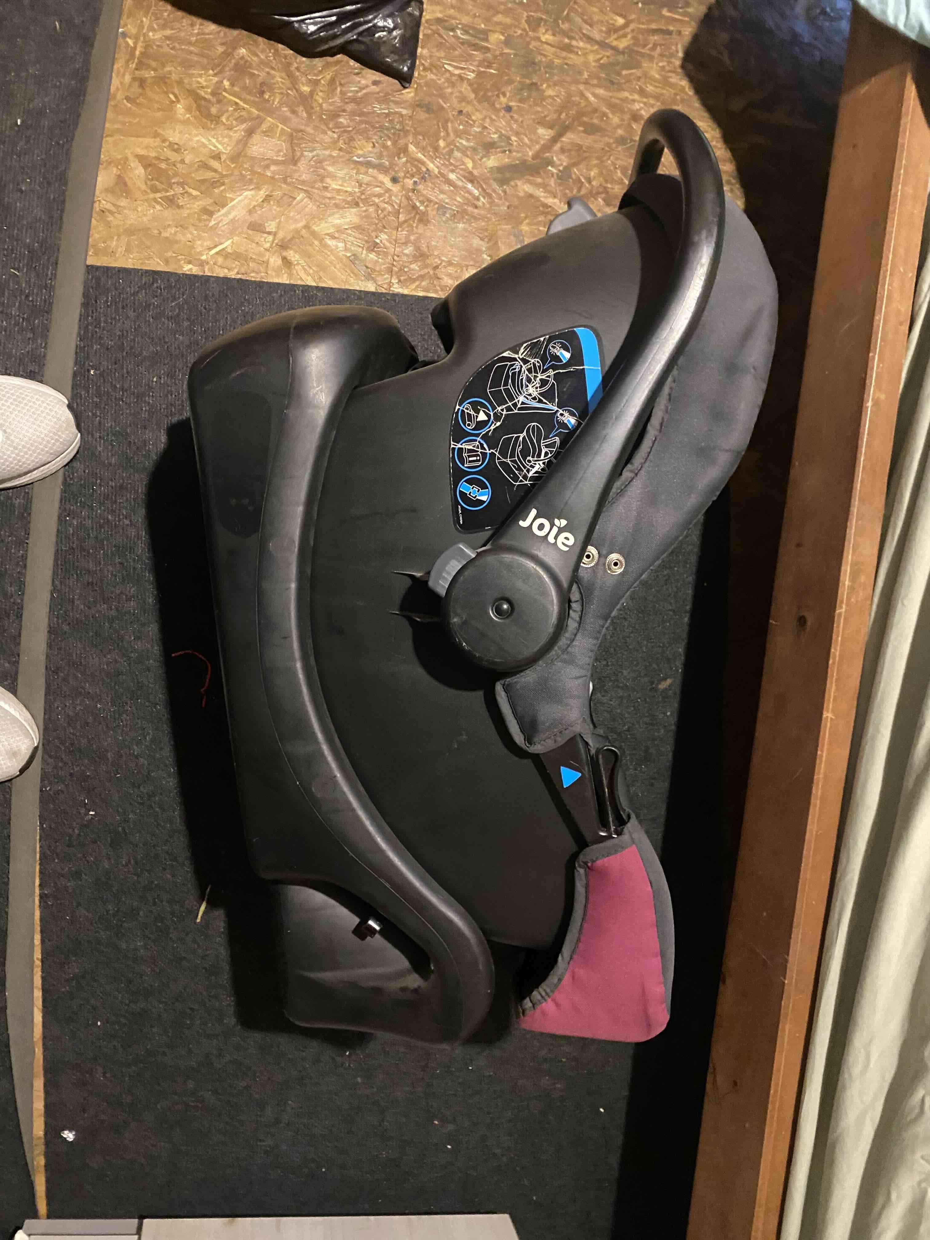 Silla de Auto Infanti burdeo - miniatura 2