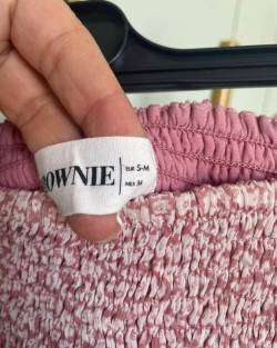 Falda rosa con volante tipo panal - miniatura 4