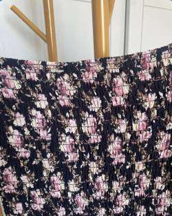 Blusa hombros descubiertos floral - miniatura 2