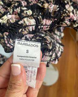 Blusa hombros descubiertos floral - miniatura 4