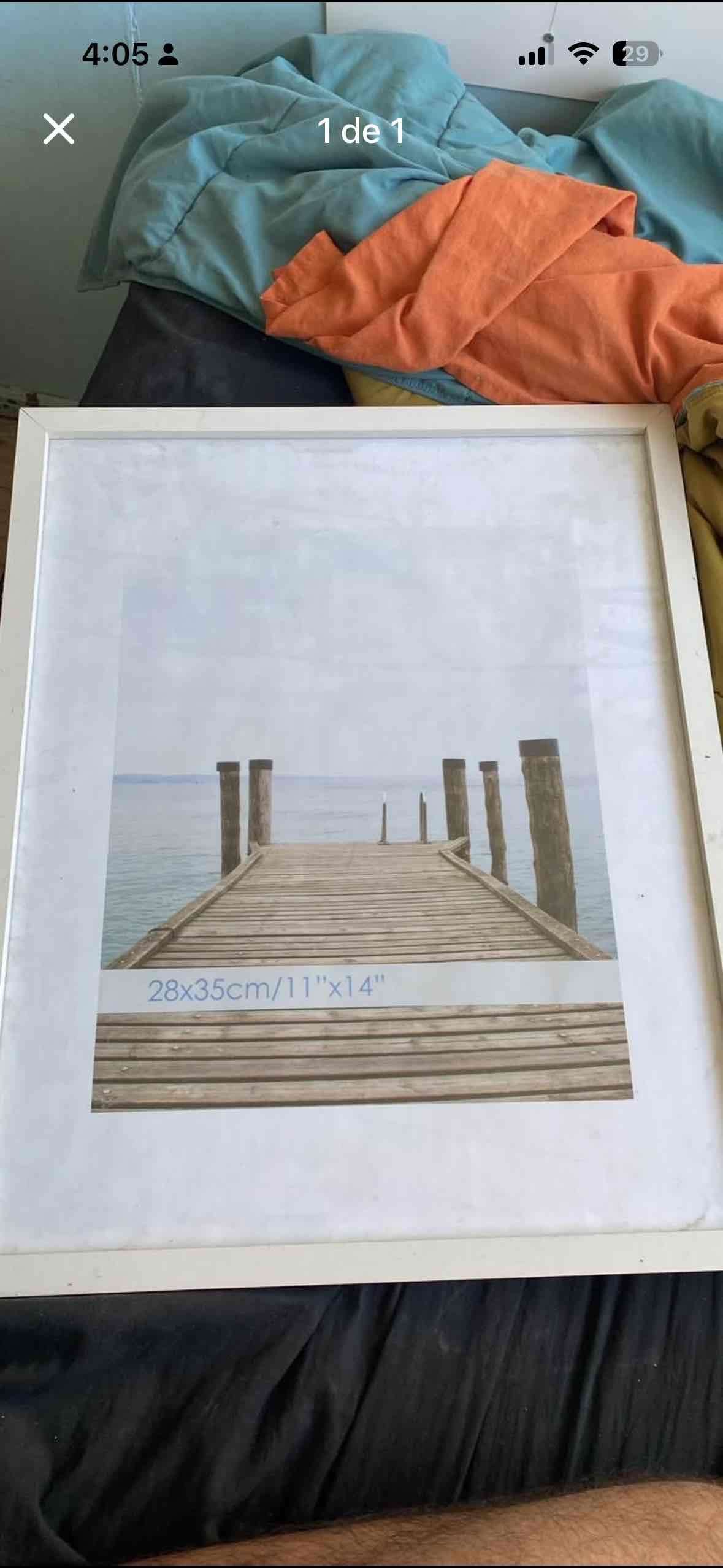 Cuadro con marco blanco