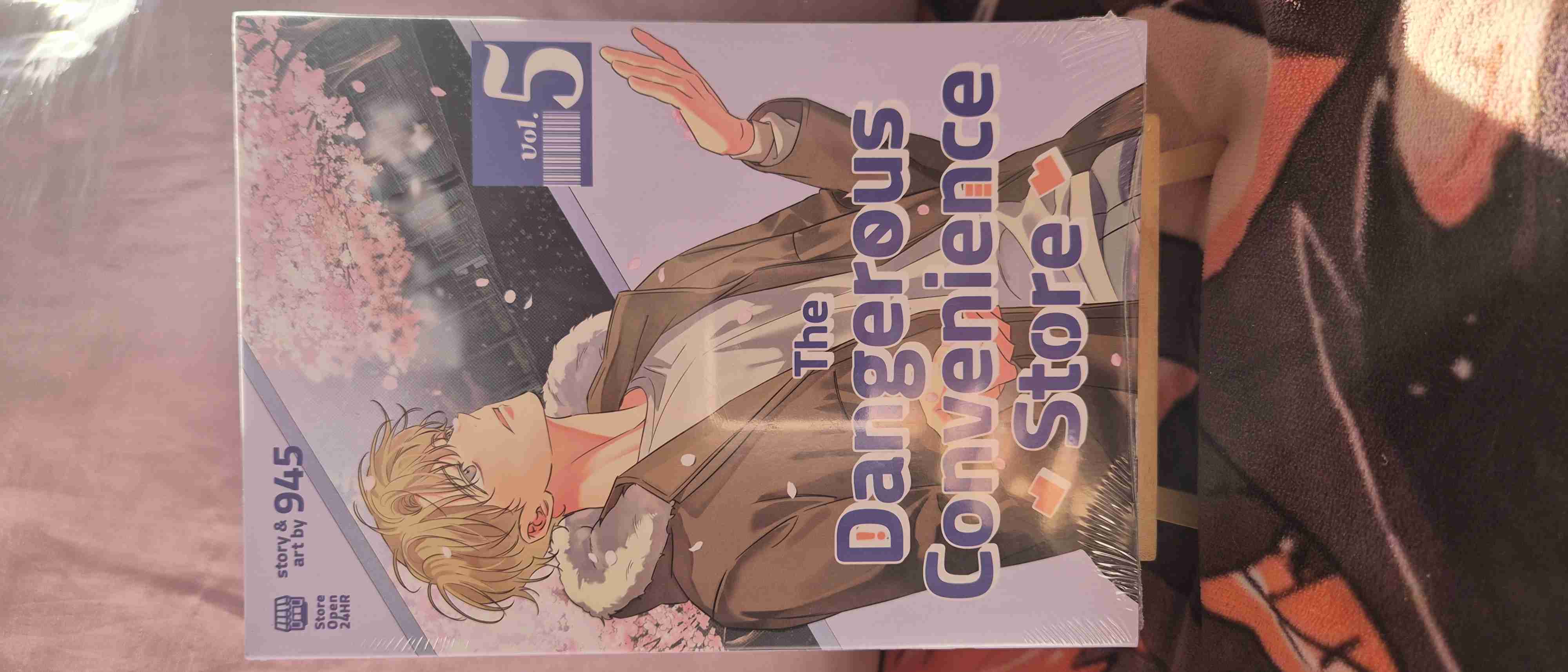 Manga 'The Dangerous Convenience Store' Vol. 5 - miniatura 1