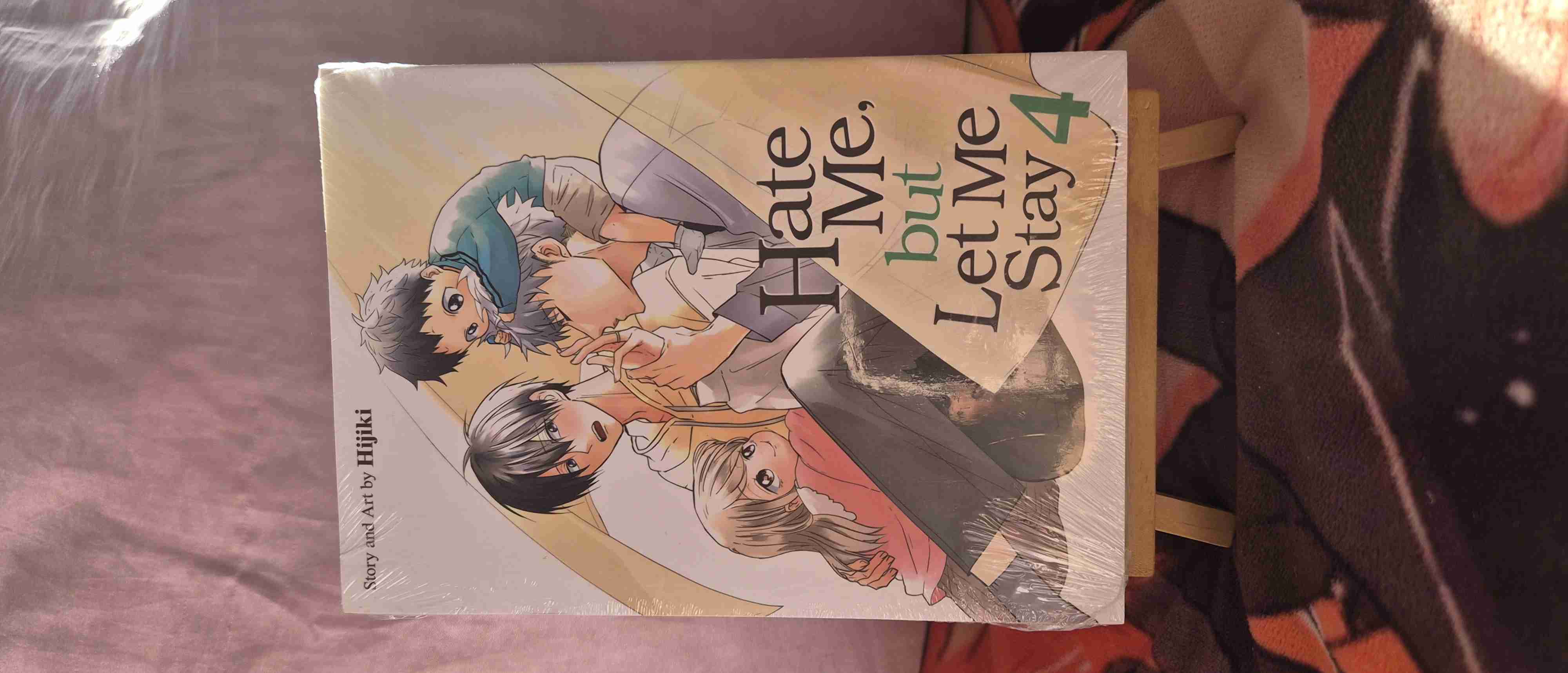Manga 'Hate Me, but Let Me Stay 4' - miniatura 1