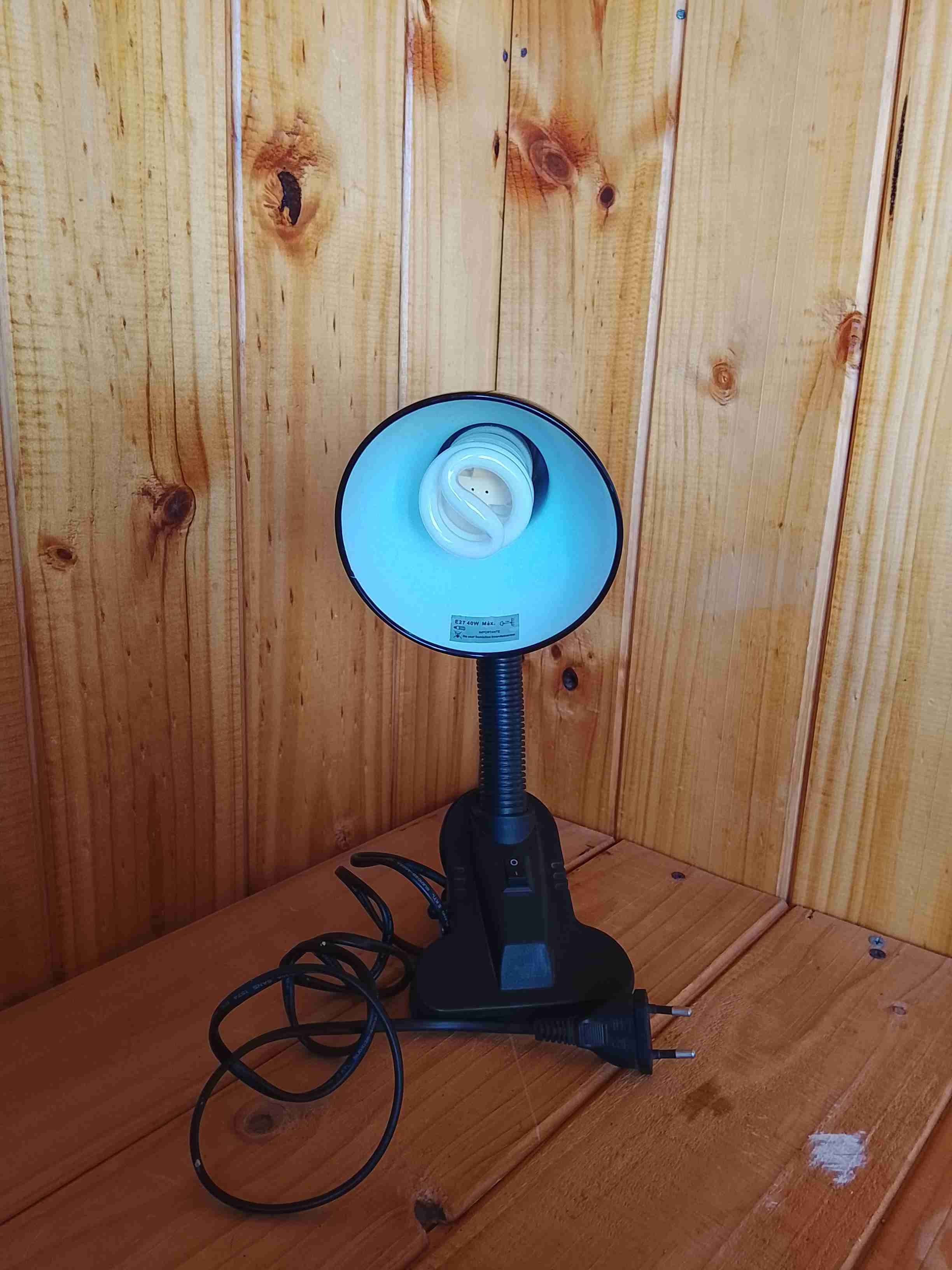 Lámpara de escritorio ajustable - miniatura 2