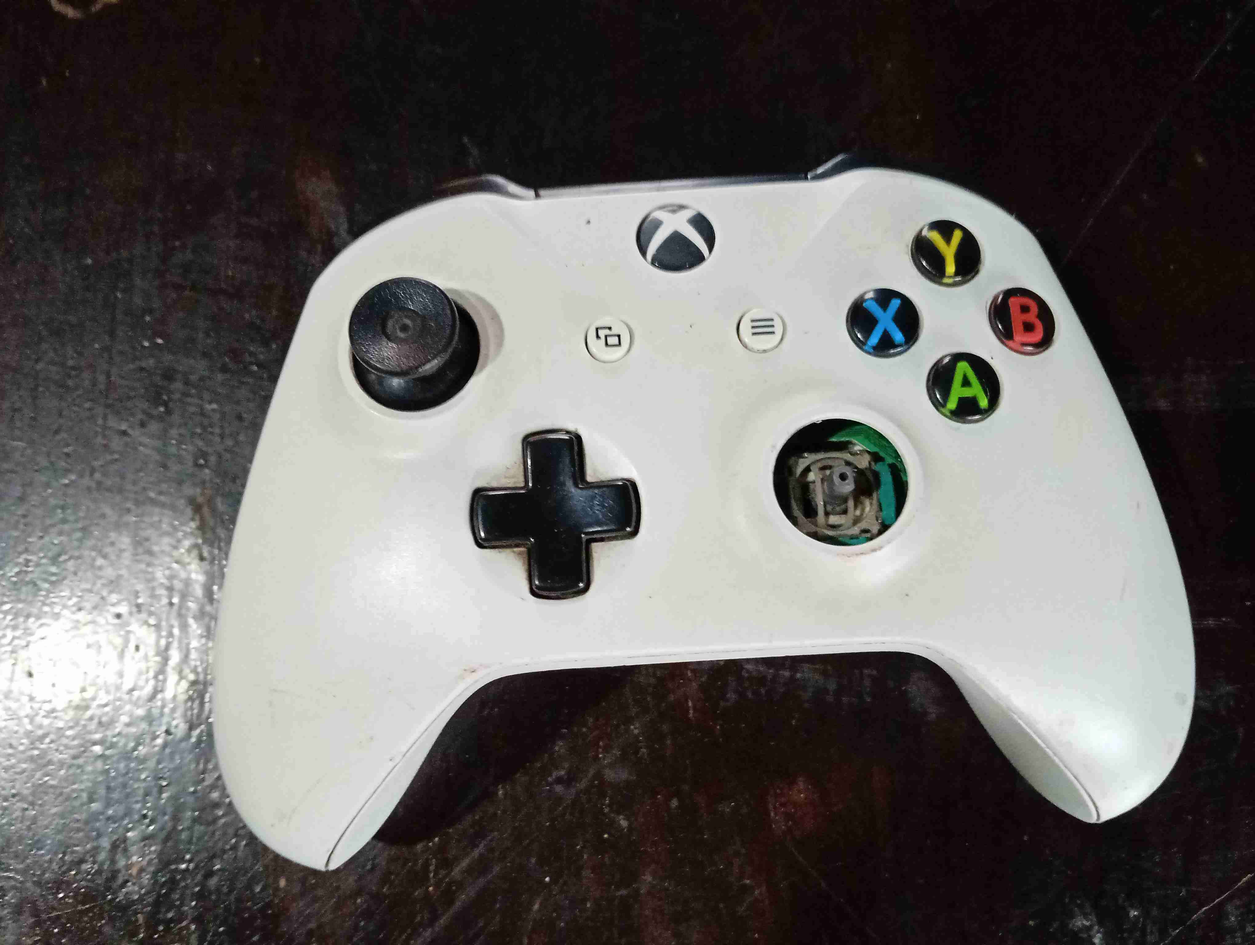 Control Xbox One dañado - miniatura 1