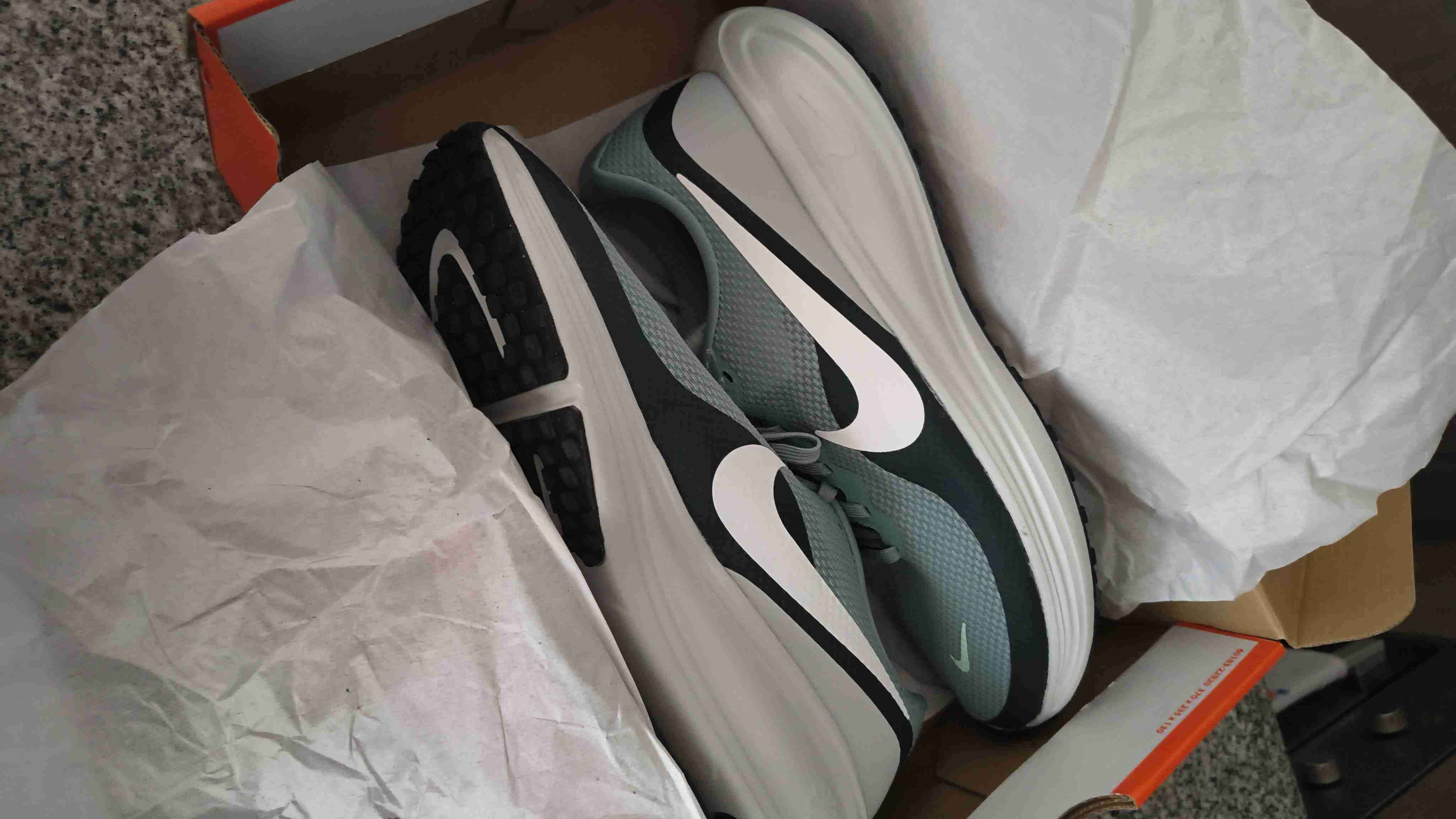 Zapatillas Nike verde y gris - miniatura 4