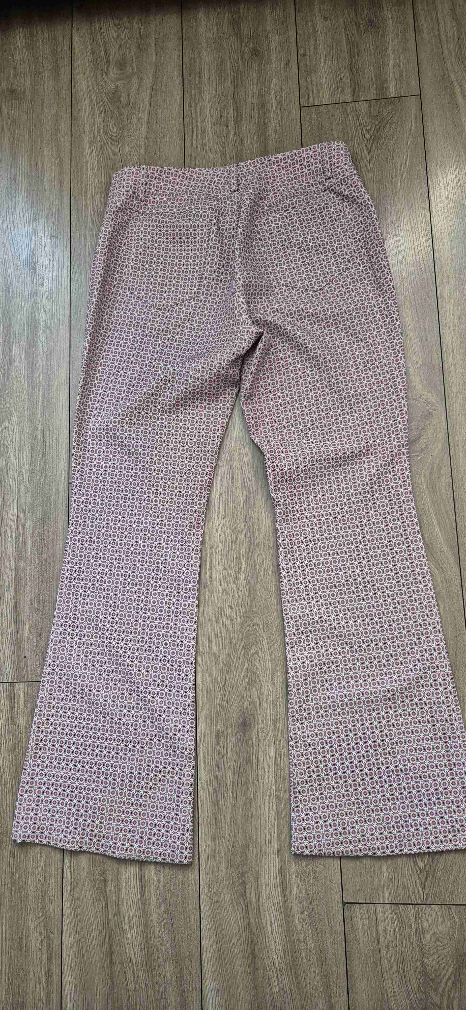 Pantalones estampados campana. - miniatura 2