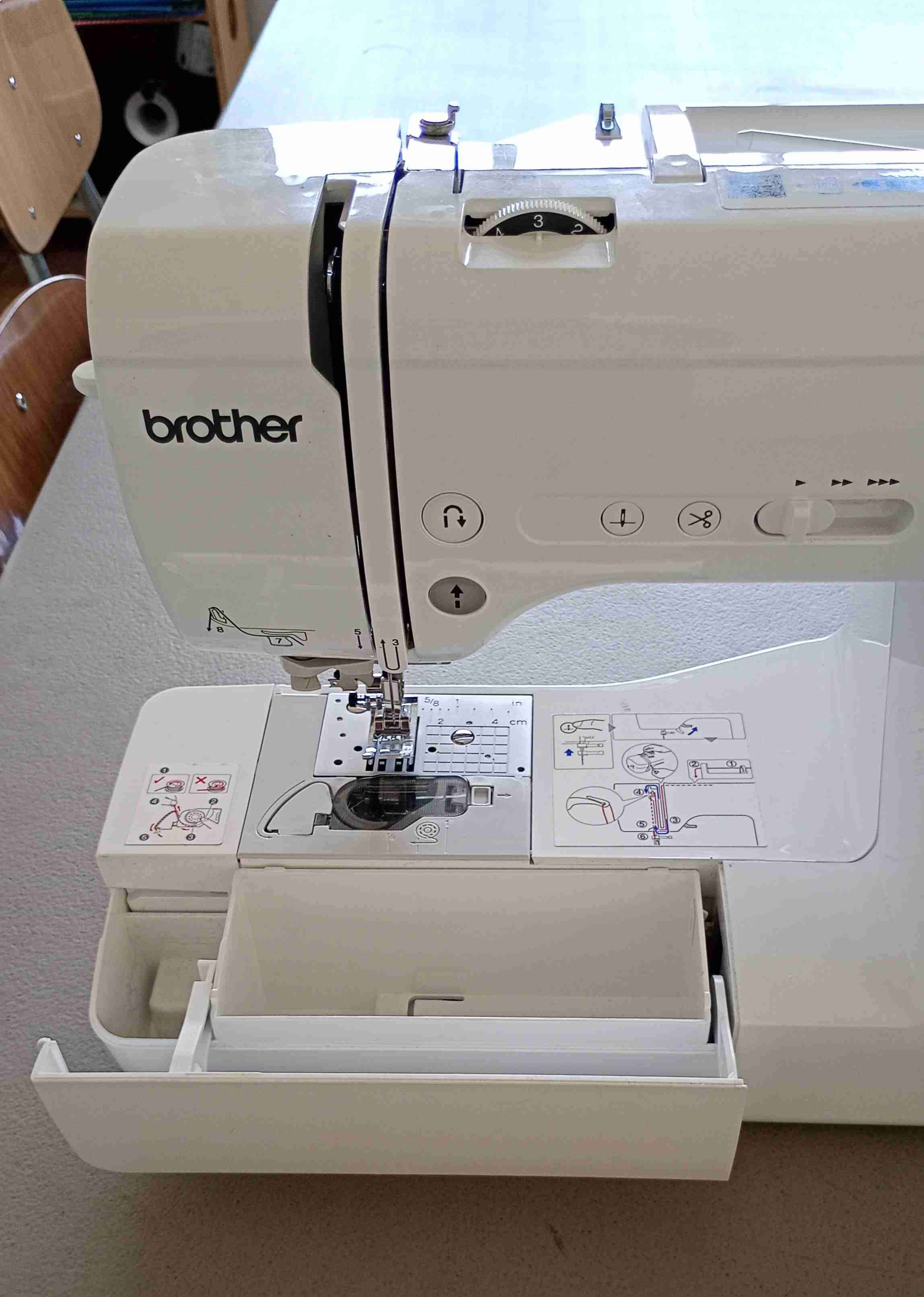 Máquina de coser Brother Innov-isNV970L - miniatura 2