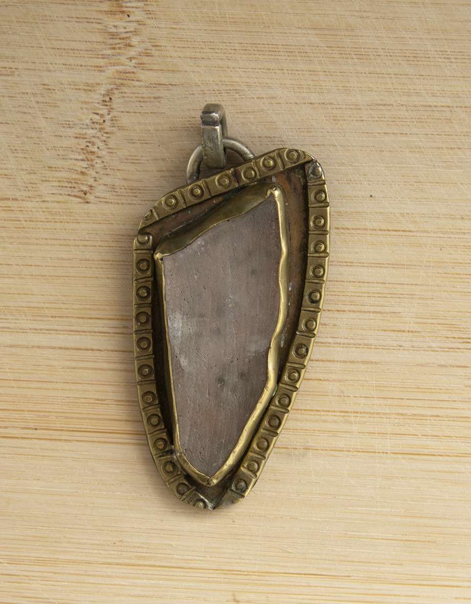 Colgante de cuarzo y  bronce - miniatura 2
