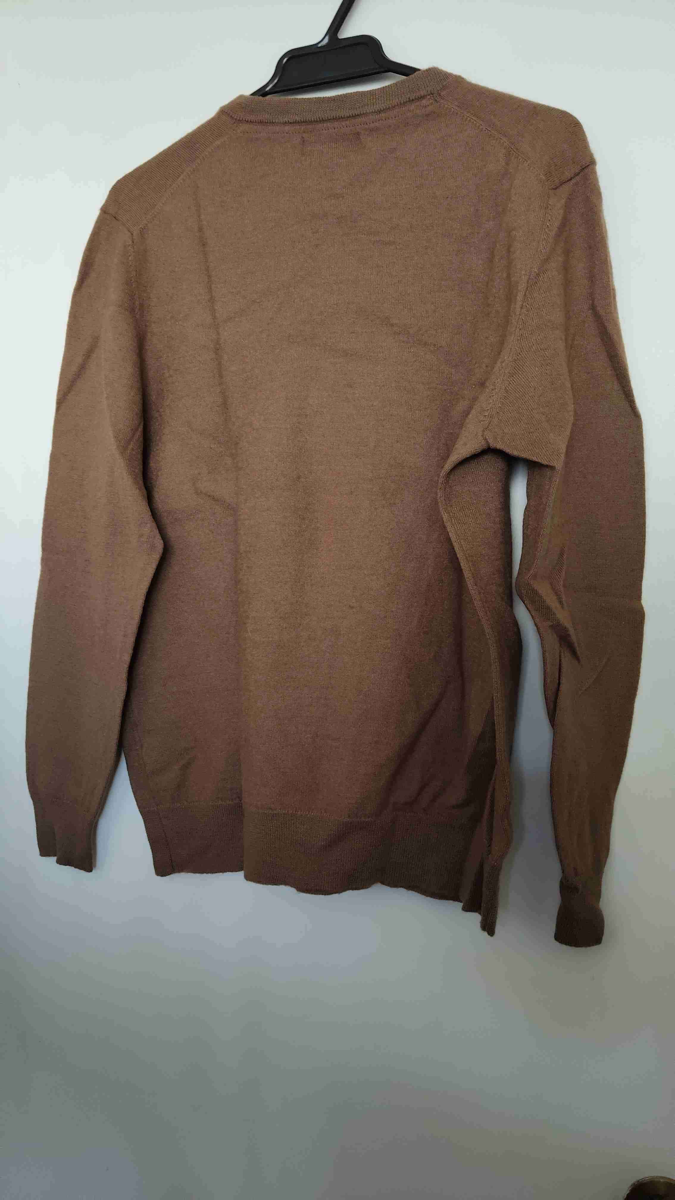 Suéter marrón café cuello V - miniatura 2