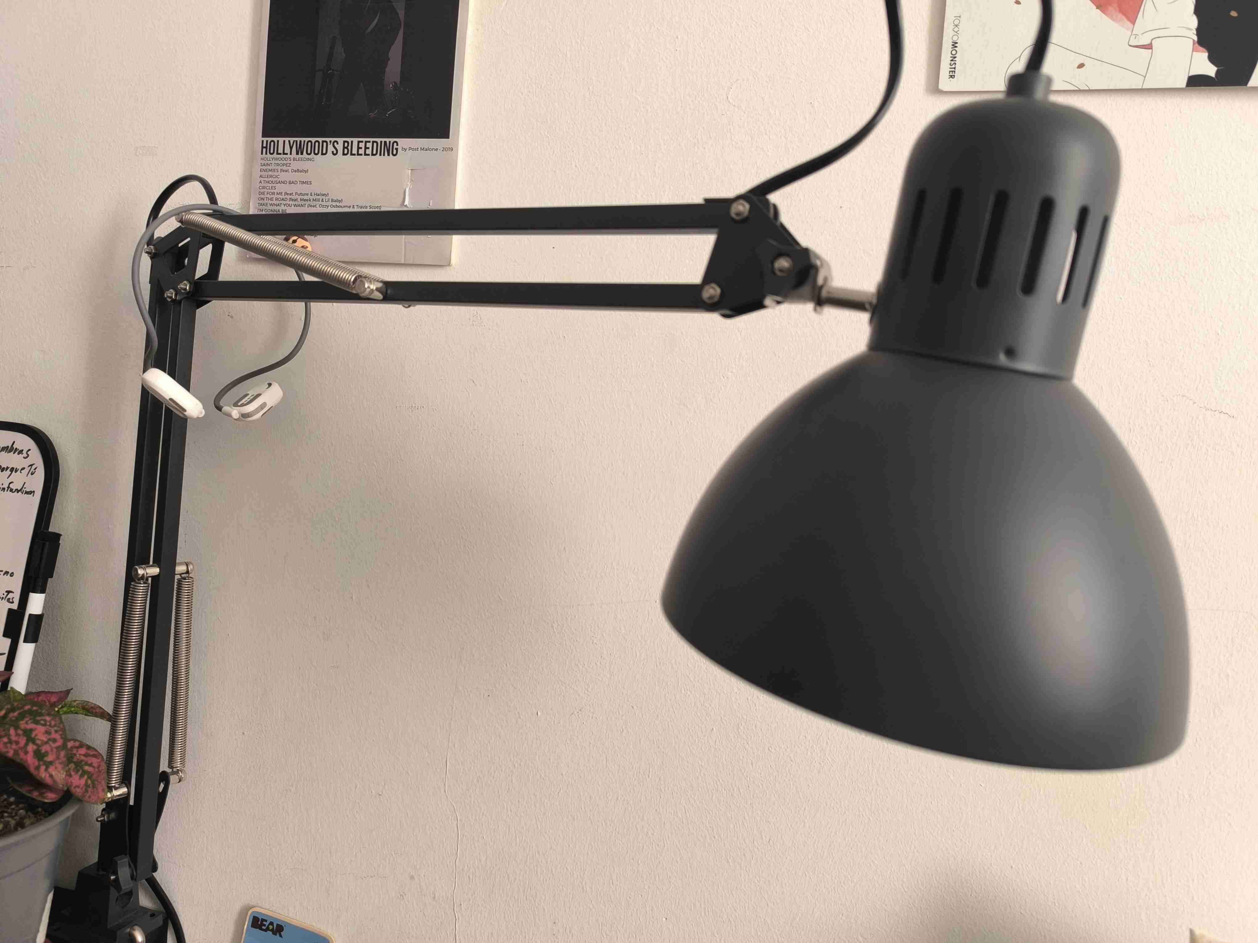 Lámpara de escritorio negra