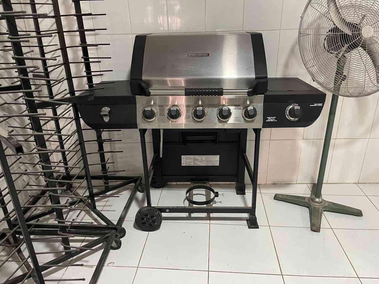 Parrilla a gas NUEVA seis quemadores - miniatura 1