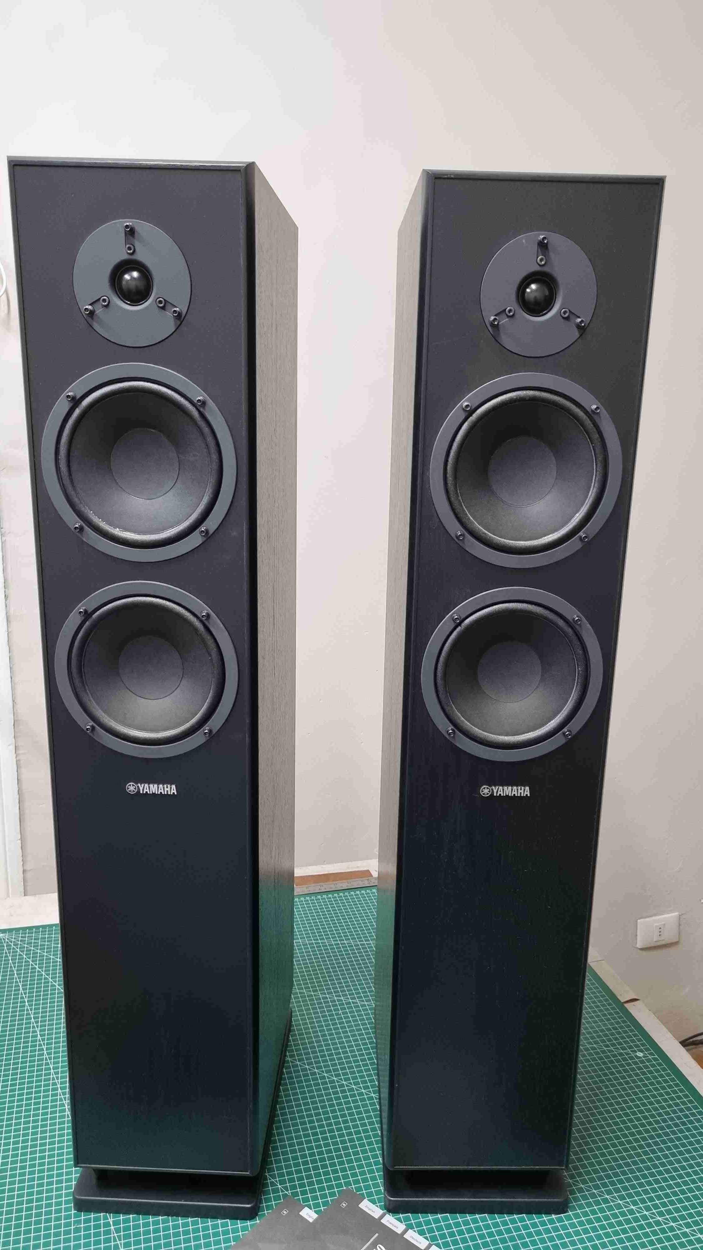 Parlantes Yamaha NSF150 HiFi y Cine HD - miniatura 2