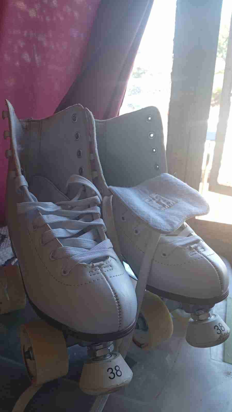 Patines de ruedas blancos talla 38